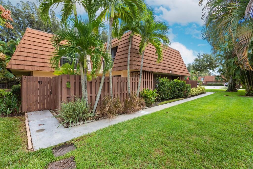 Photo of 825 Center Street #12-D, Jupiter, FL 33458 (MLS # R10755430)