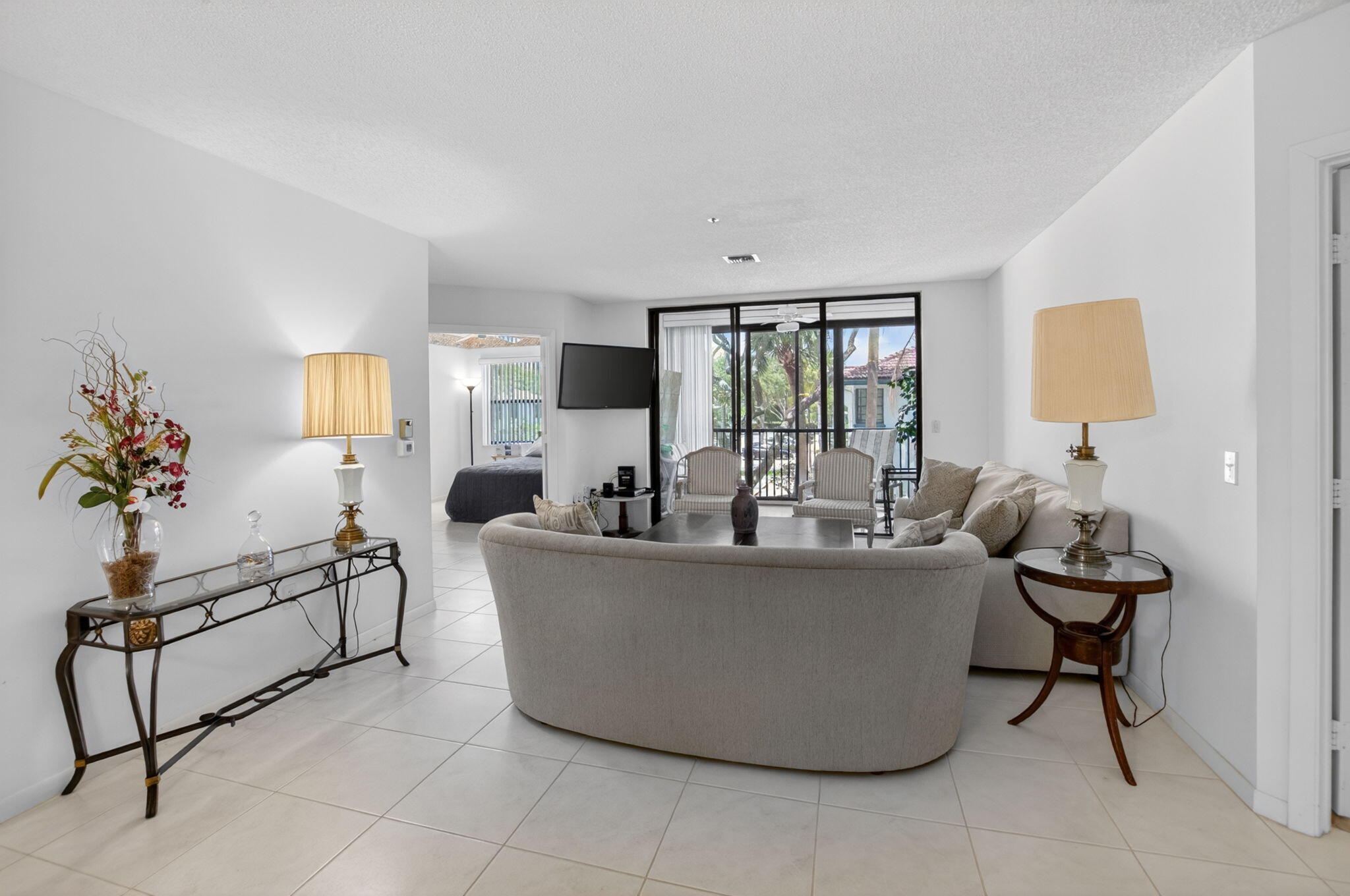 PLATINA  ILLUSTRE VILLAGE CONDO - Residential