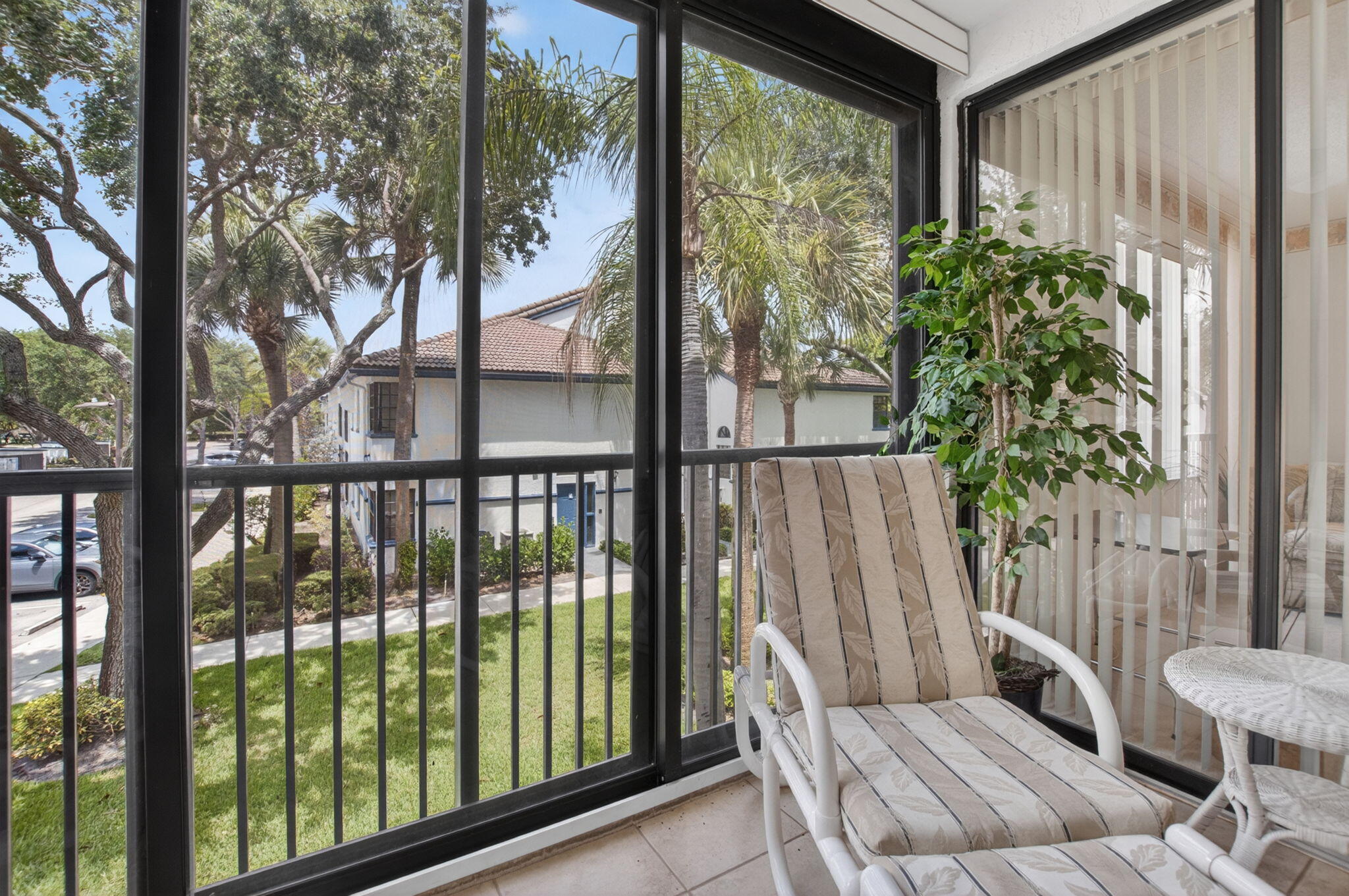 PLATINA  ILLUSTRE VILLAGE CONDO - Residential
