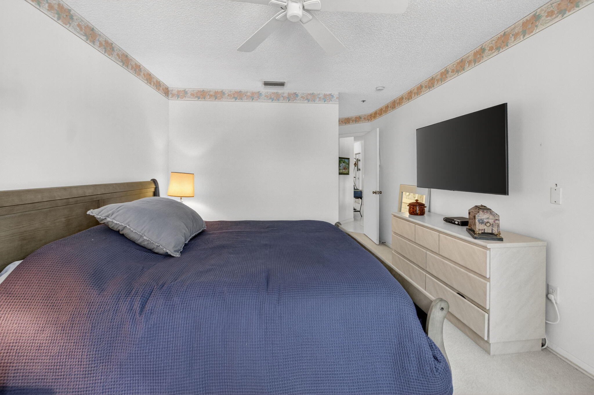 PLATINA  ILLUSTRE VILLAGE CONDO - Residential