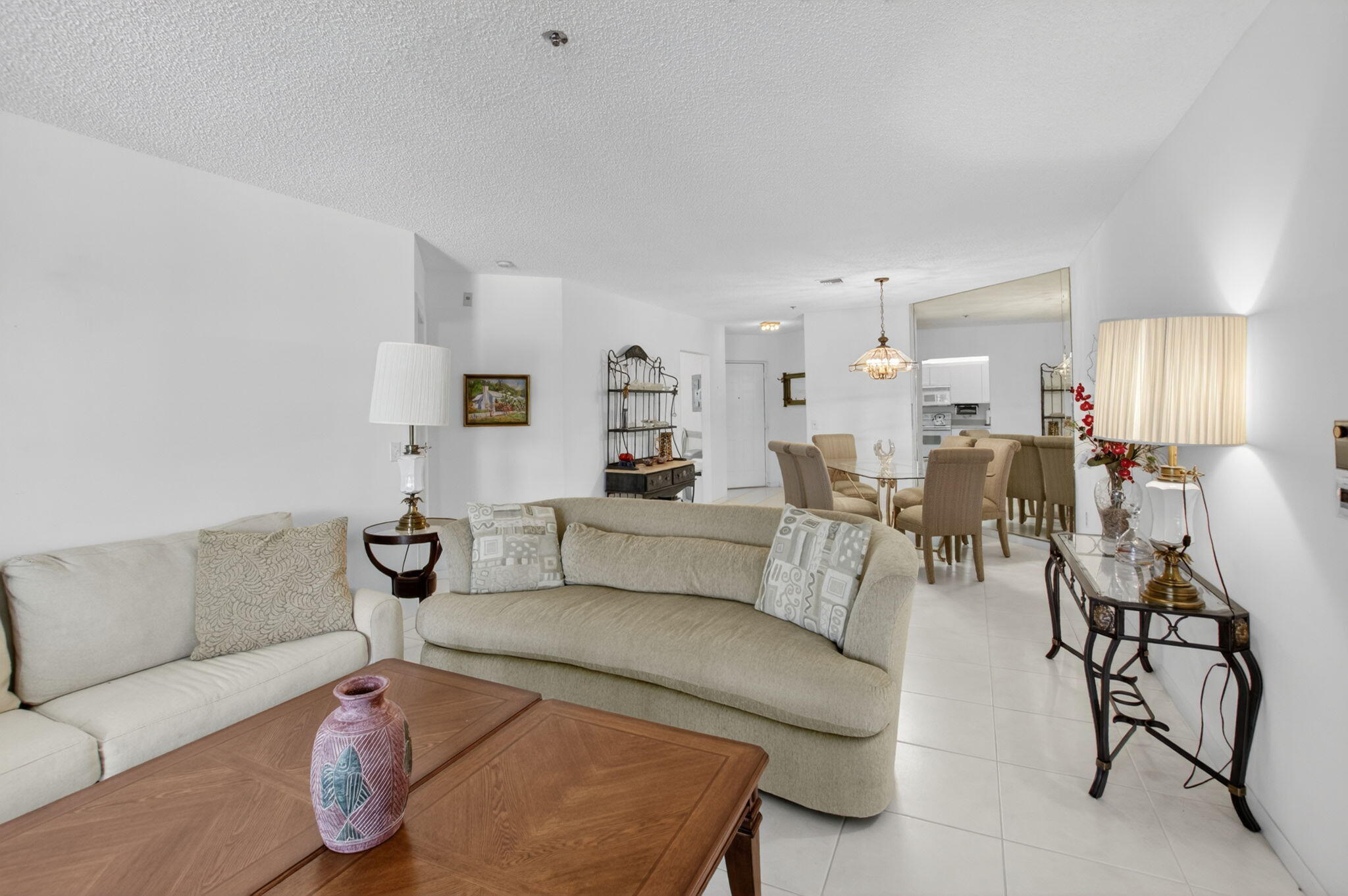 PLATINA  ILLUSTRE VILLAGE CONDO - Residential