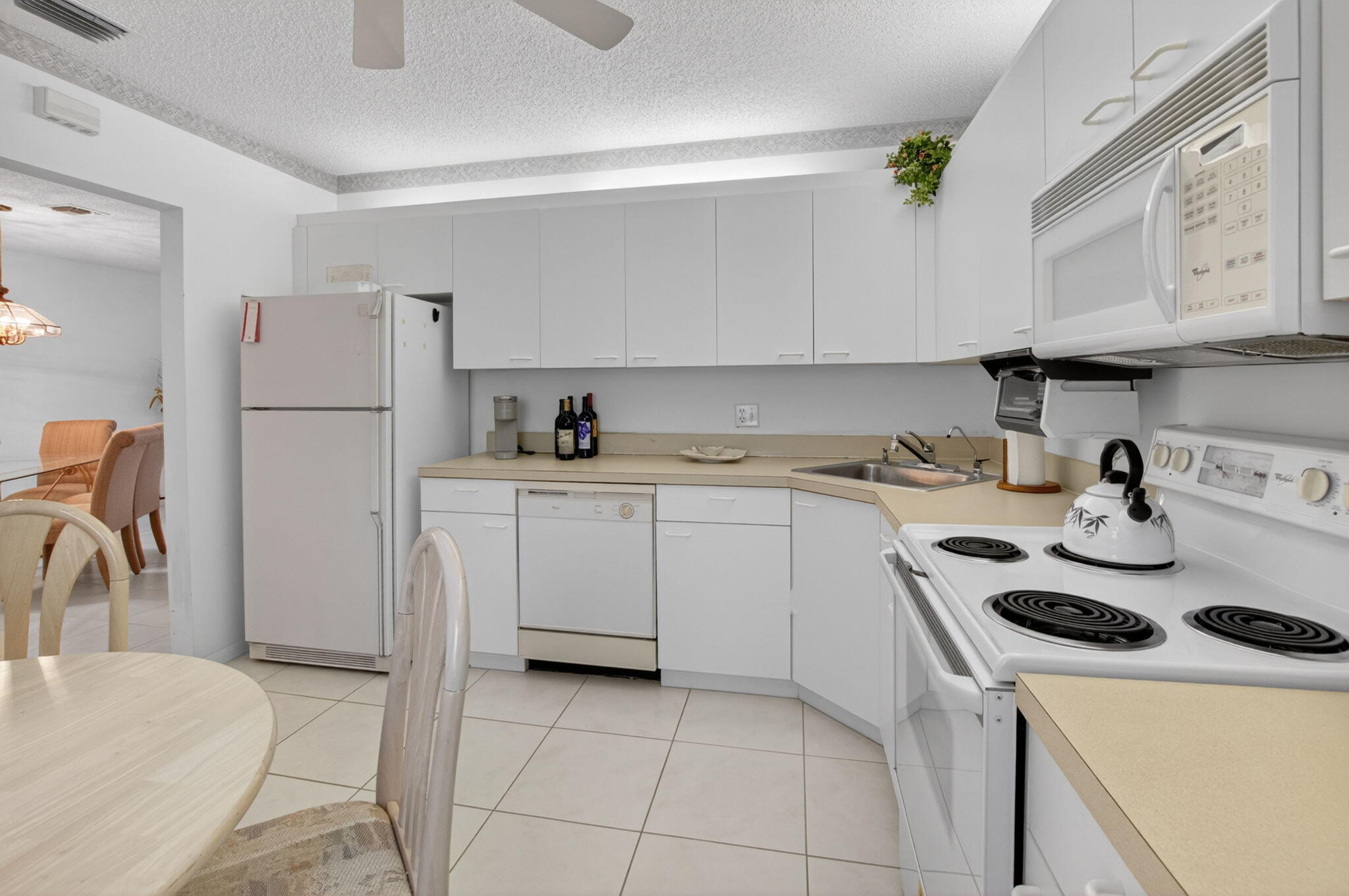 PLATINA  ILLUSTRE VILLAGE CONDO - Residential