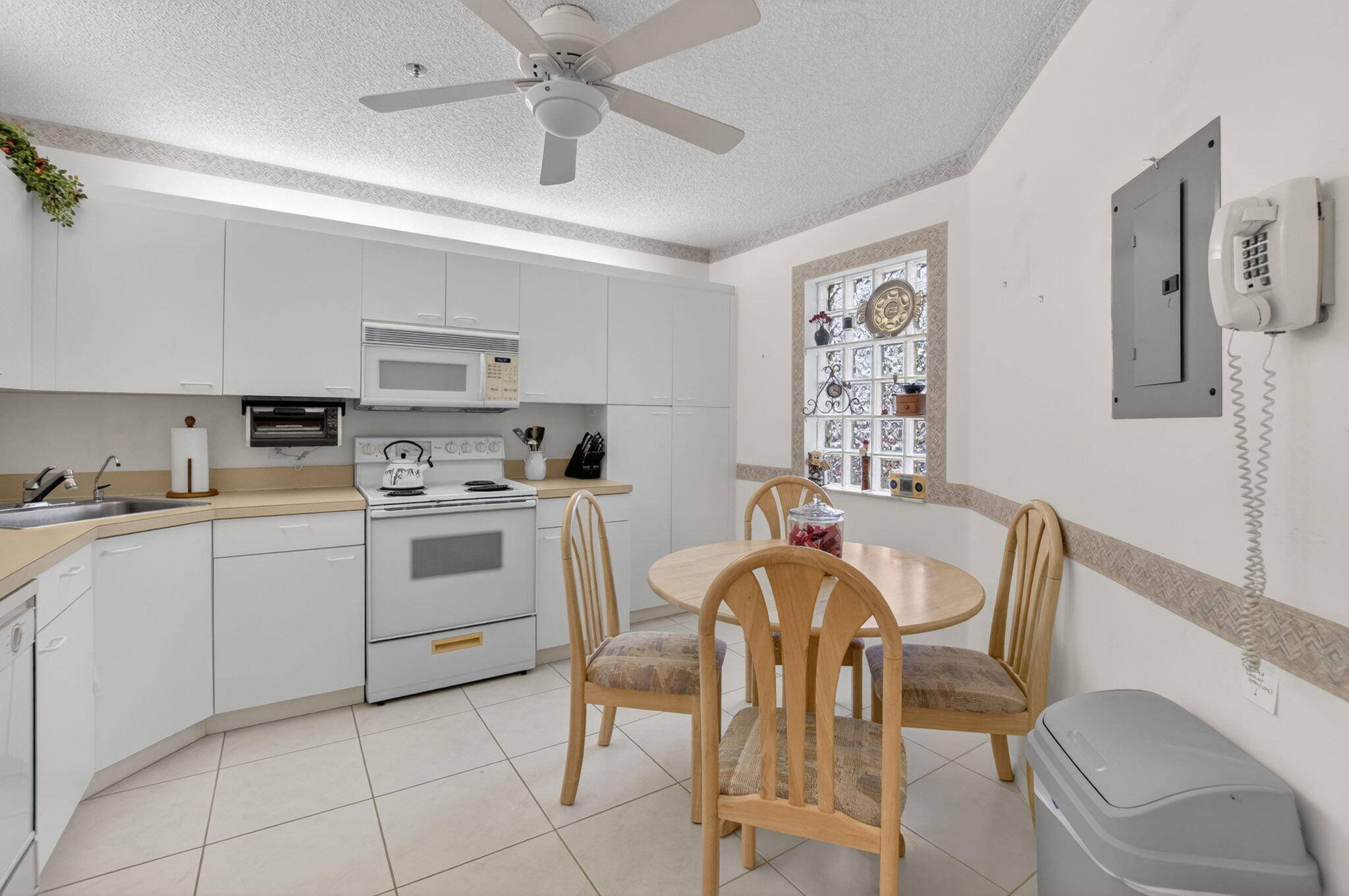 PLATINA  ILLUSTRE VILLAGE CONDO - Residential