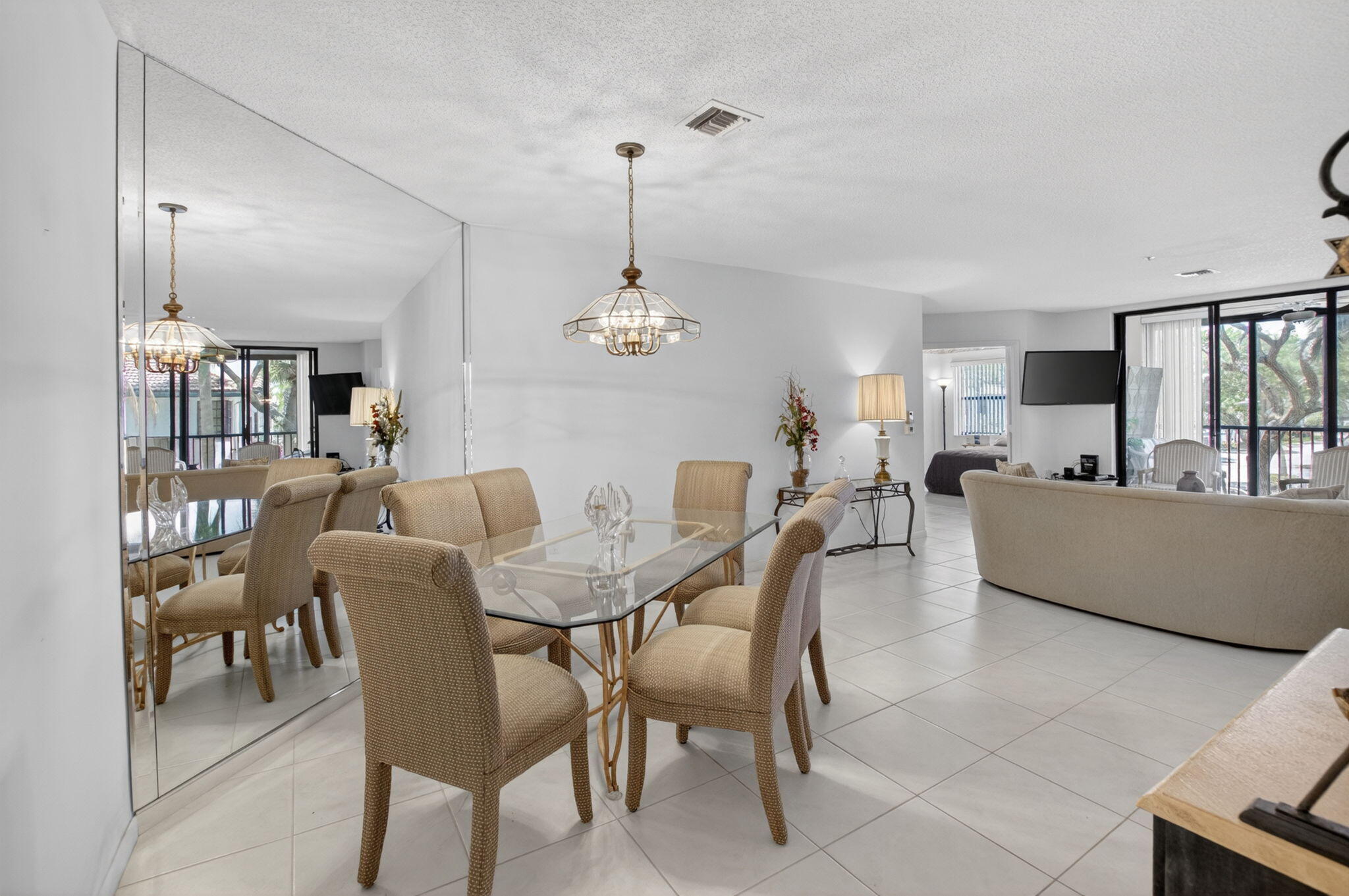 PLATINA  ILLUSTRE VILLAGE CONDO - Residential