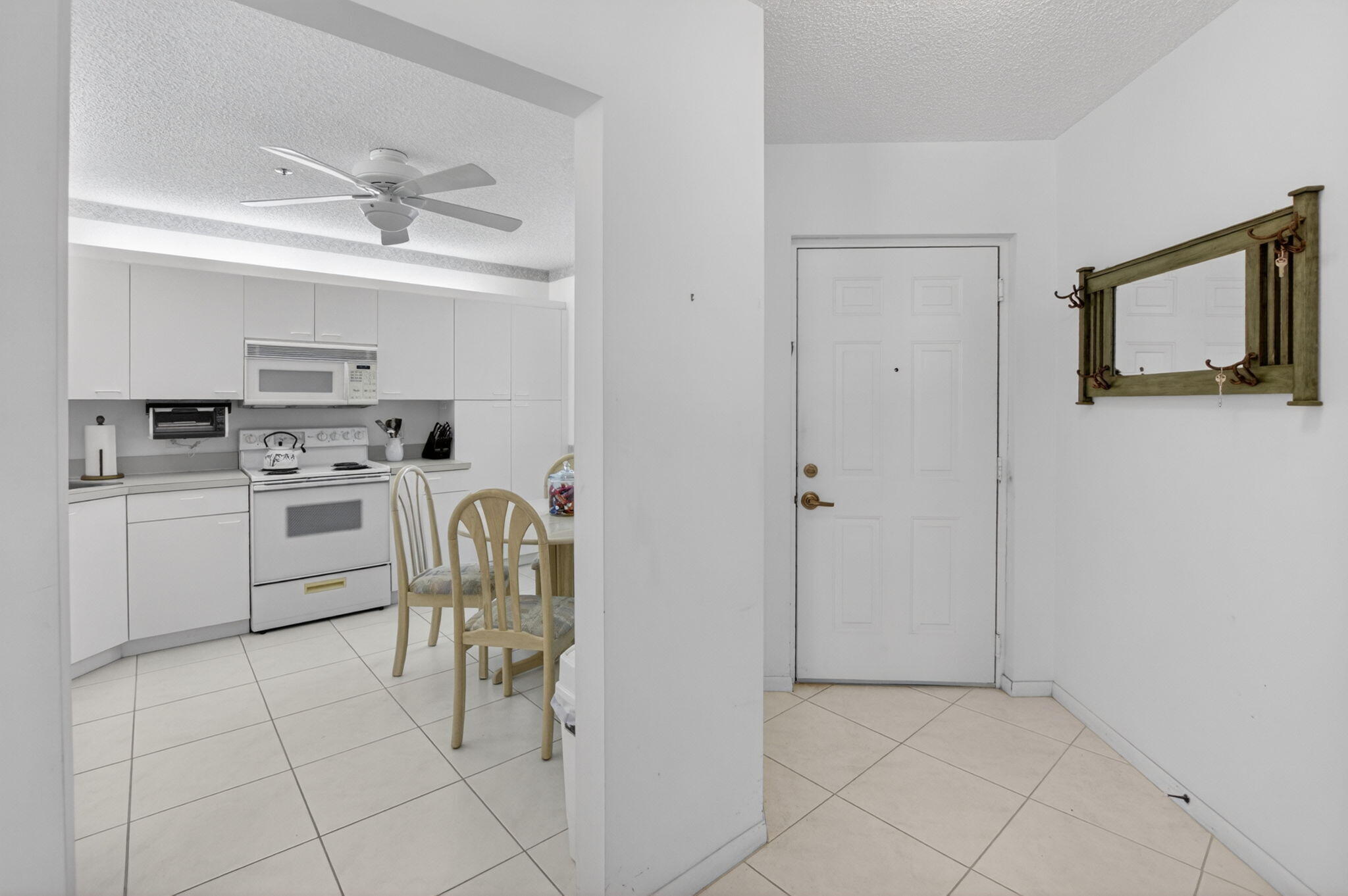 PLATINA  ILLUSTRE VILLAGE CONDO - Residential