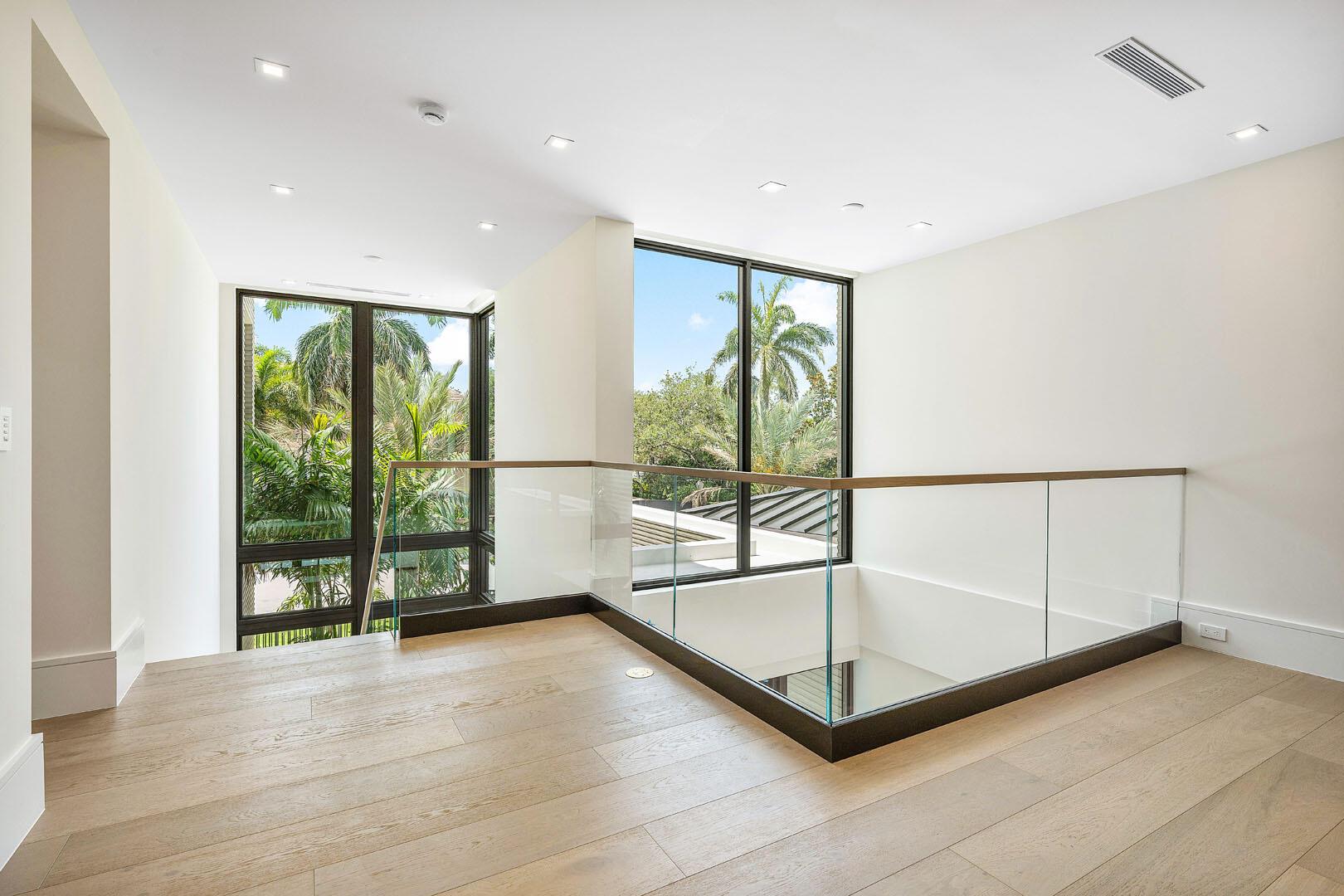 ROYAL PALM YACHT & COUNTR - Residential