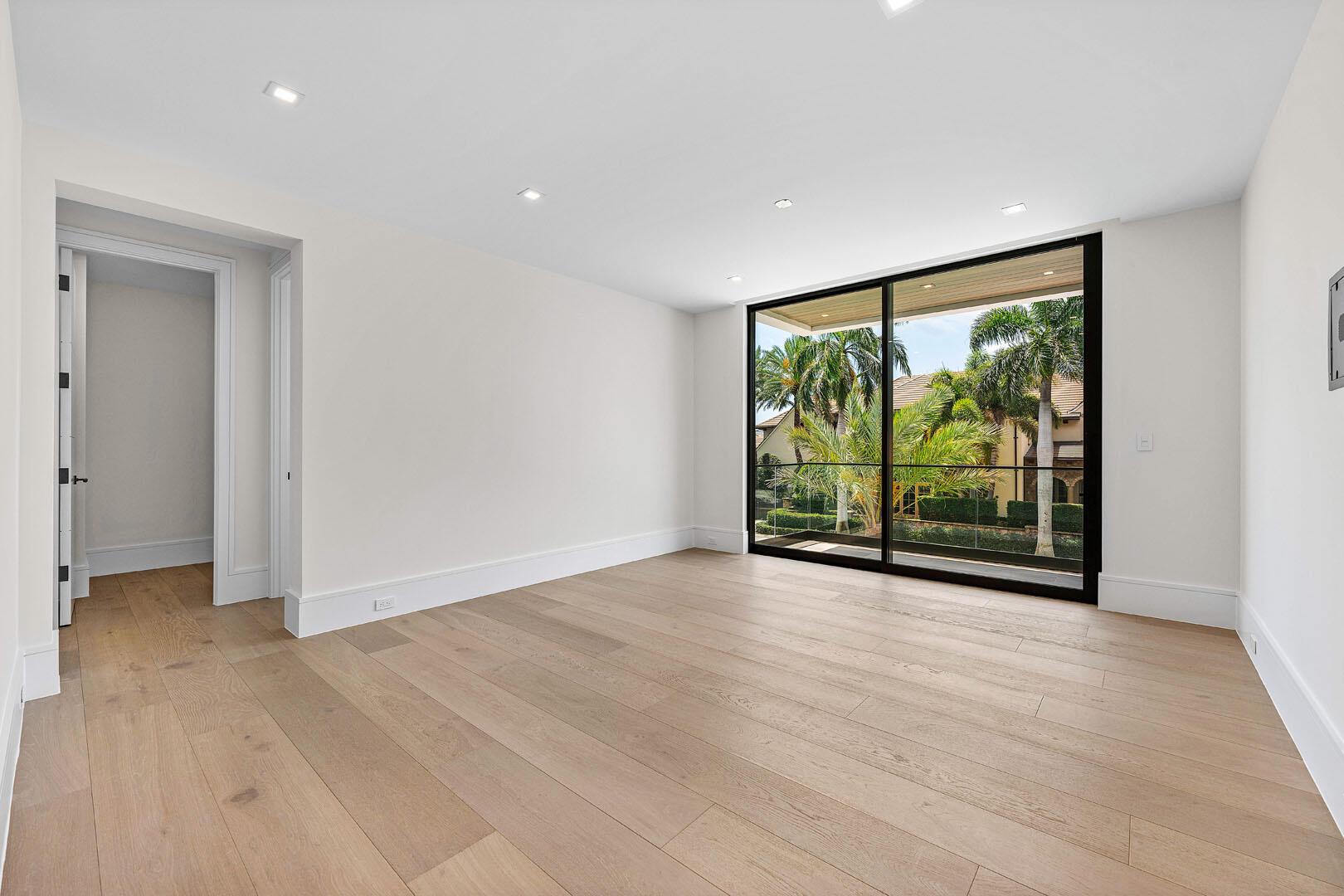 ROYAL PALM YACHT & COUNTR - Residential