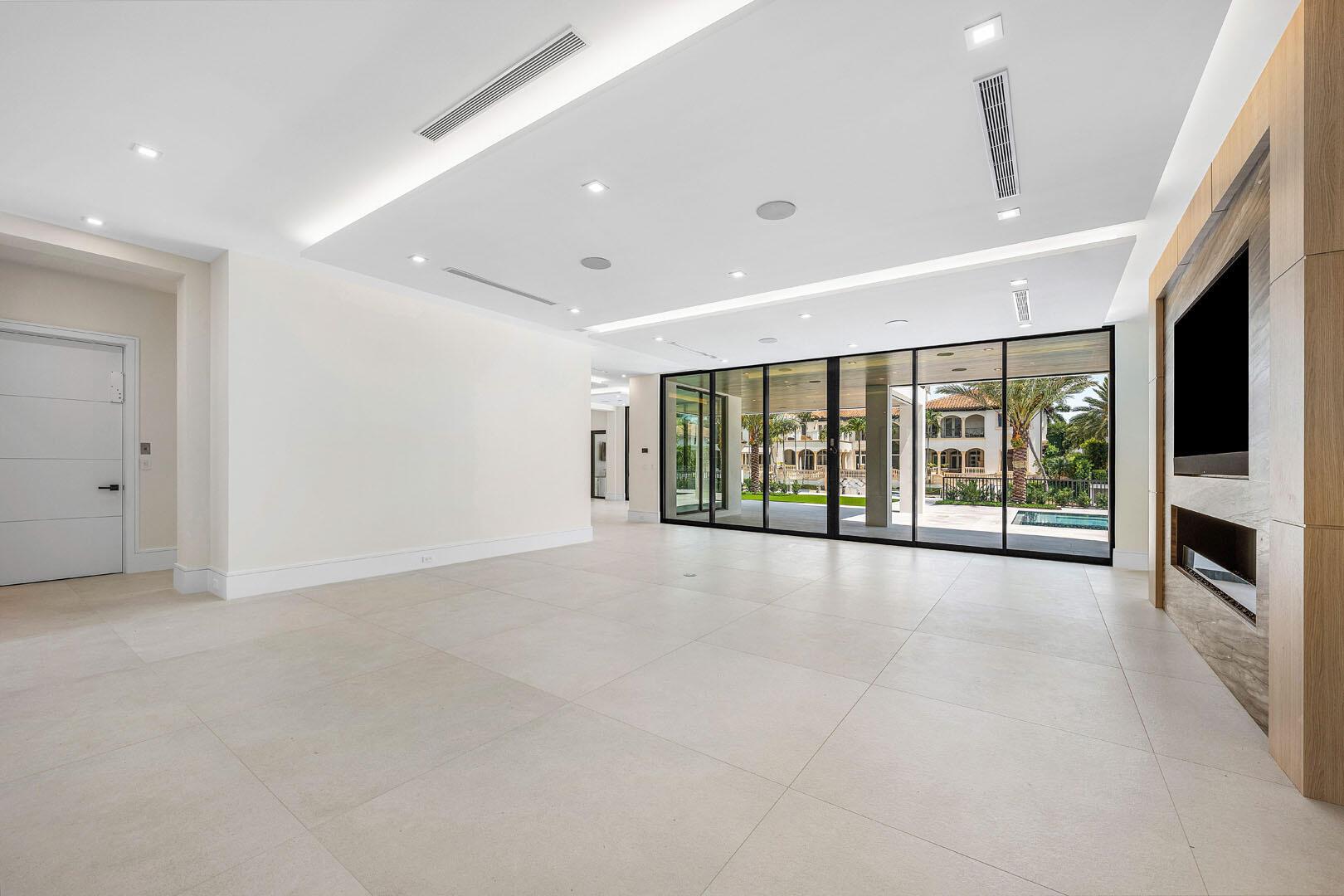 ROYAL PALM YACHT & COUNTR - Residential