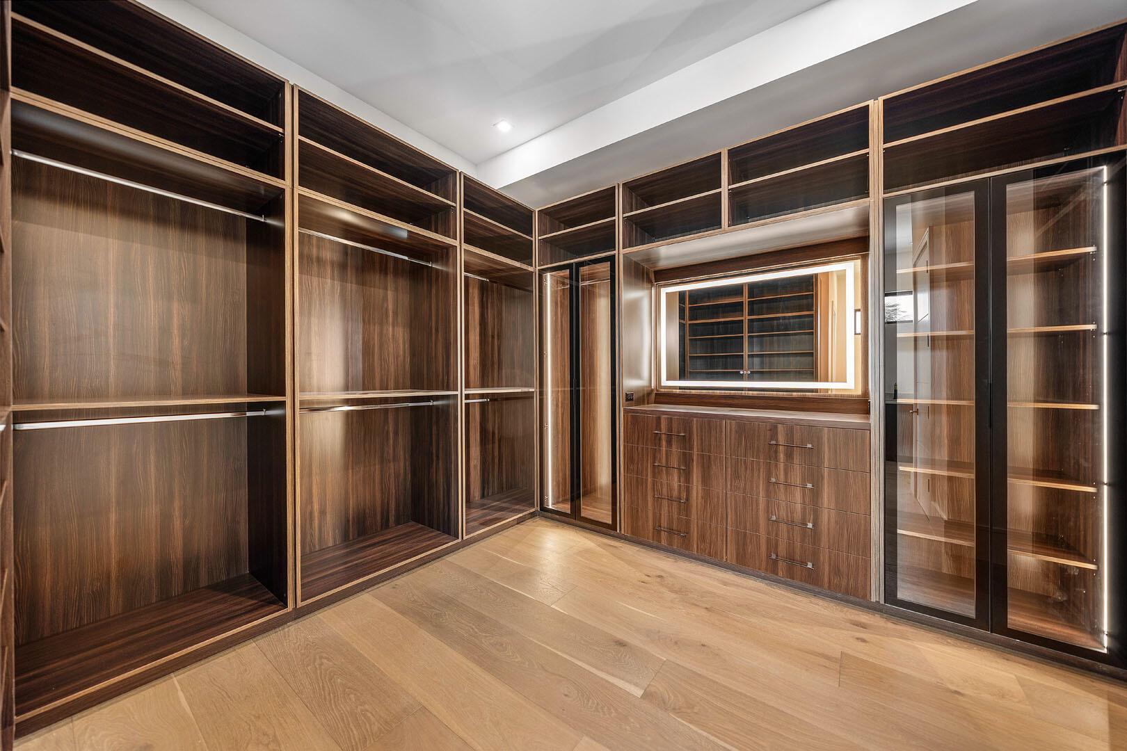 ROYAL PALM YACHT & COUNTR - Residential