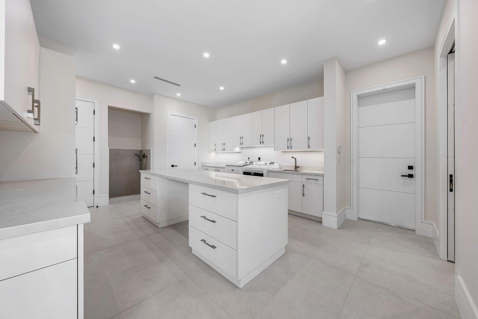 ROYAL PALM YACHT & COUNTR - Residential