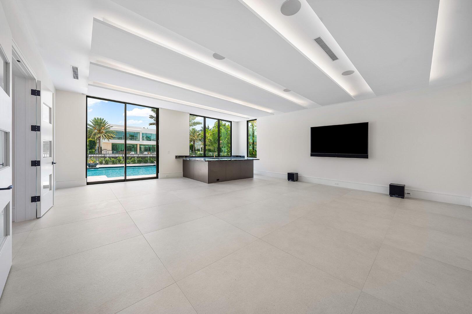 ROYAL PALM YACHT & COUNTR - Residential