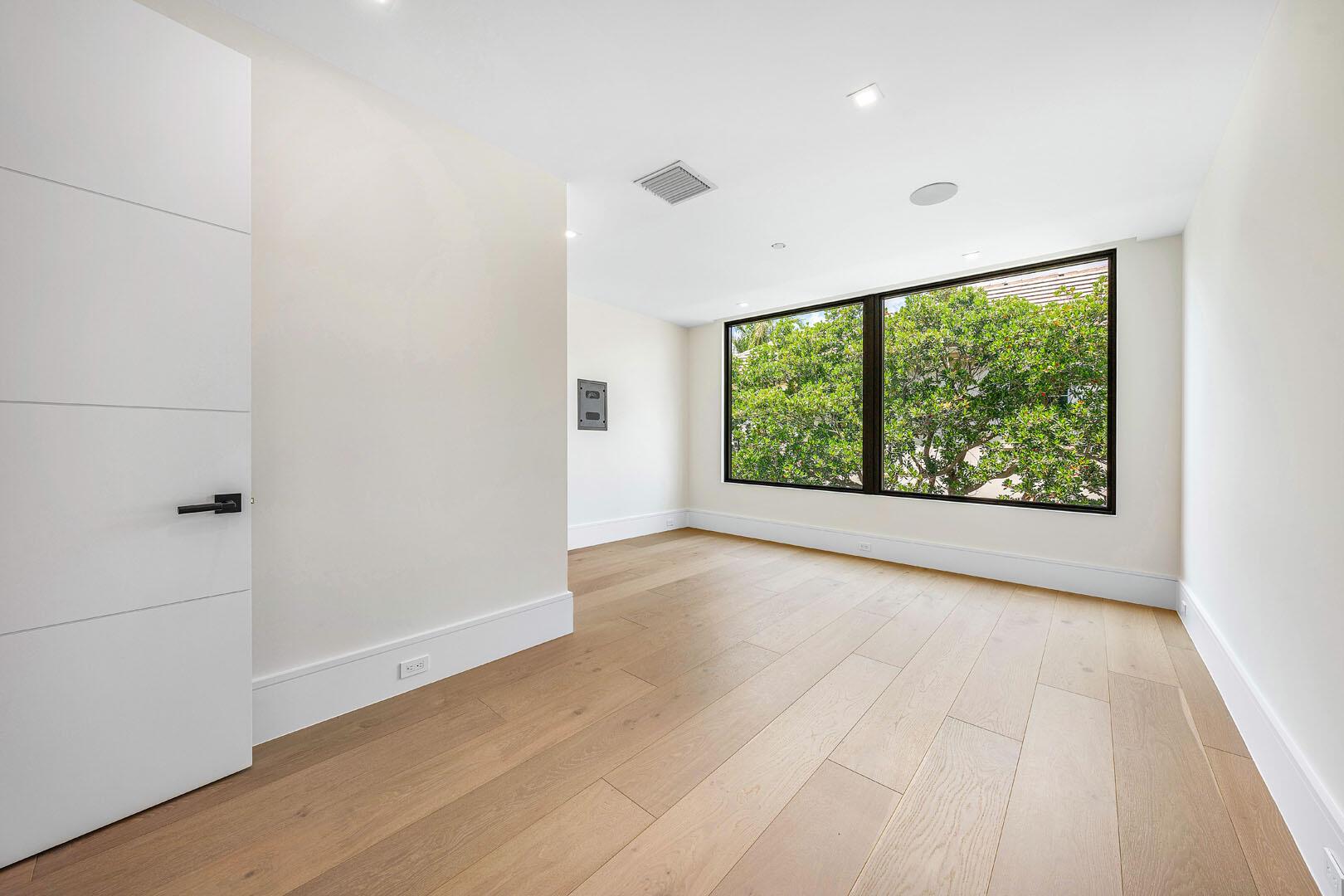 ROYAL PALM YACHT & COUNTR - Residential