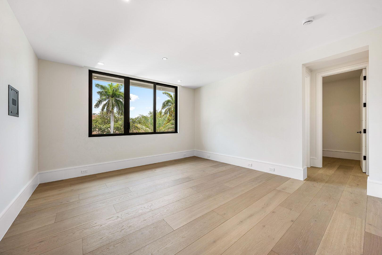 ROYAL PALM YACHT & COUNTR - Residential