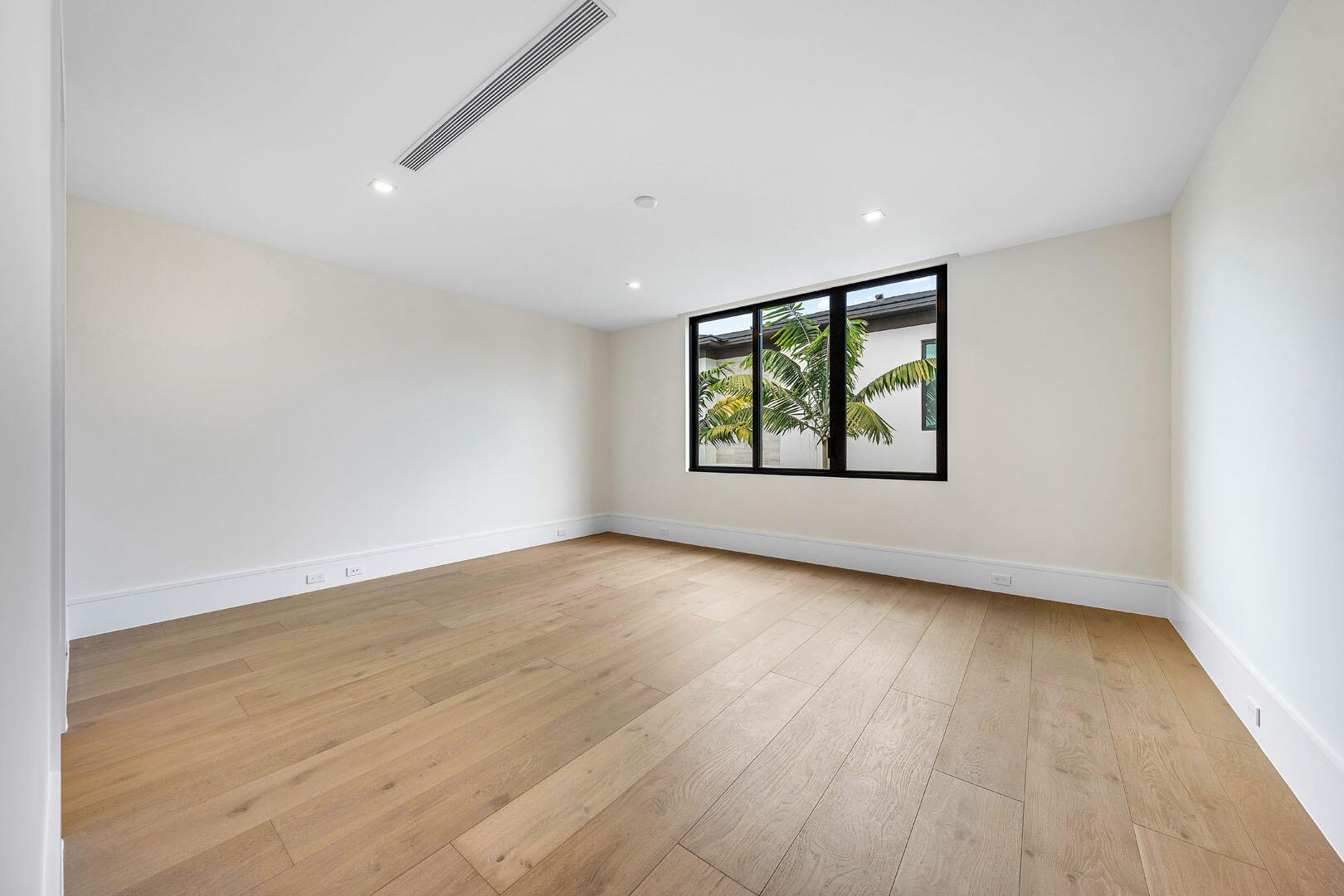 ROYAL PALM YACHT & COUNTR - Residential