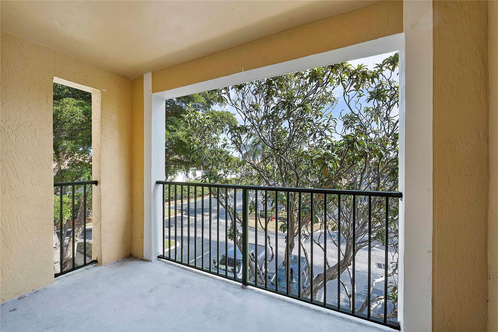 120 Yacht Club Way 305