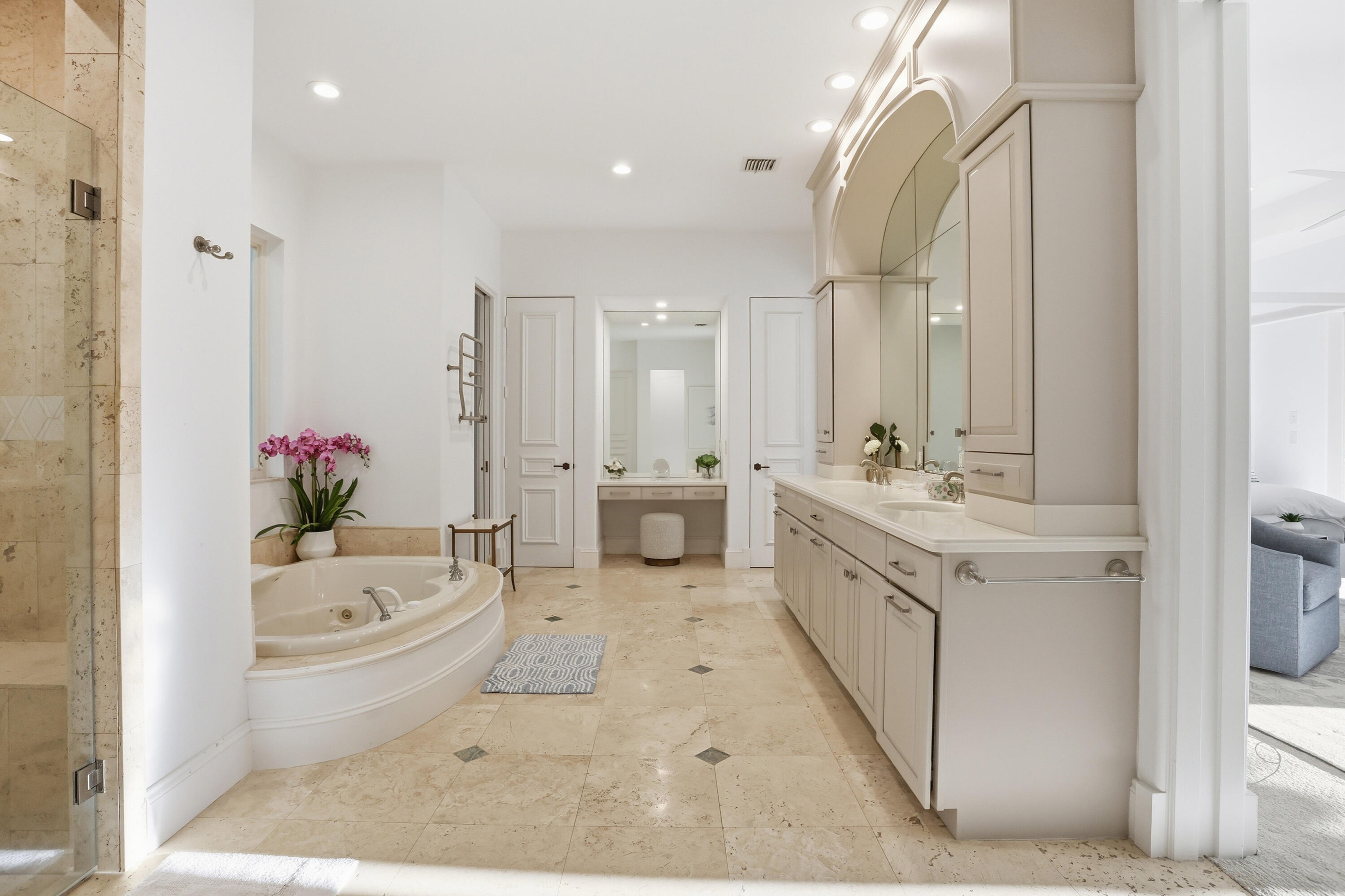 LOBLOLLY PINES - Residential