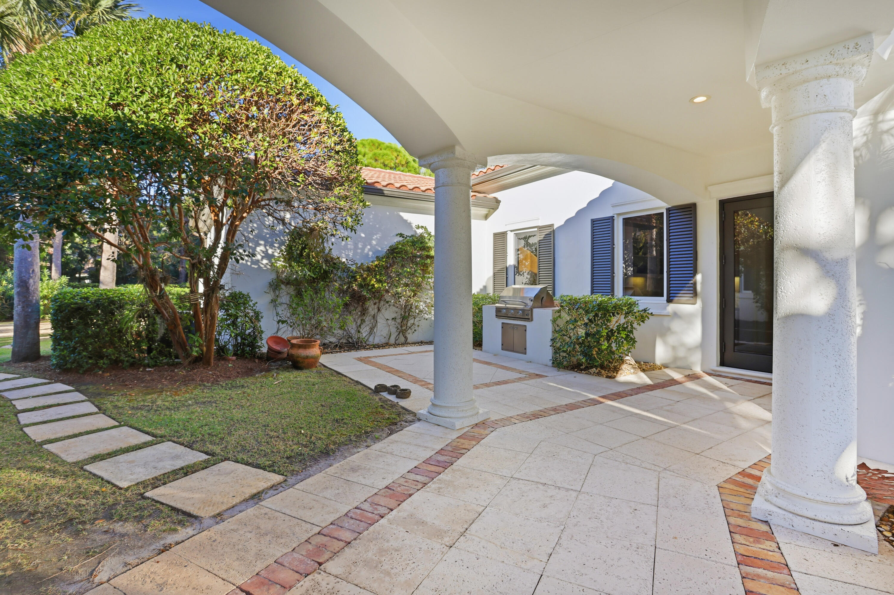 LOBLOLLY PINES - Residential