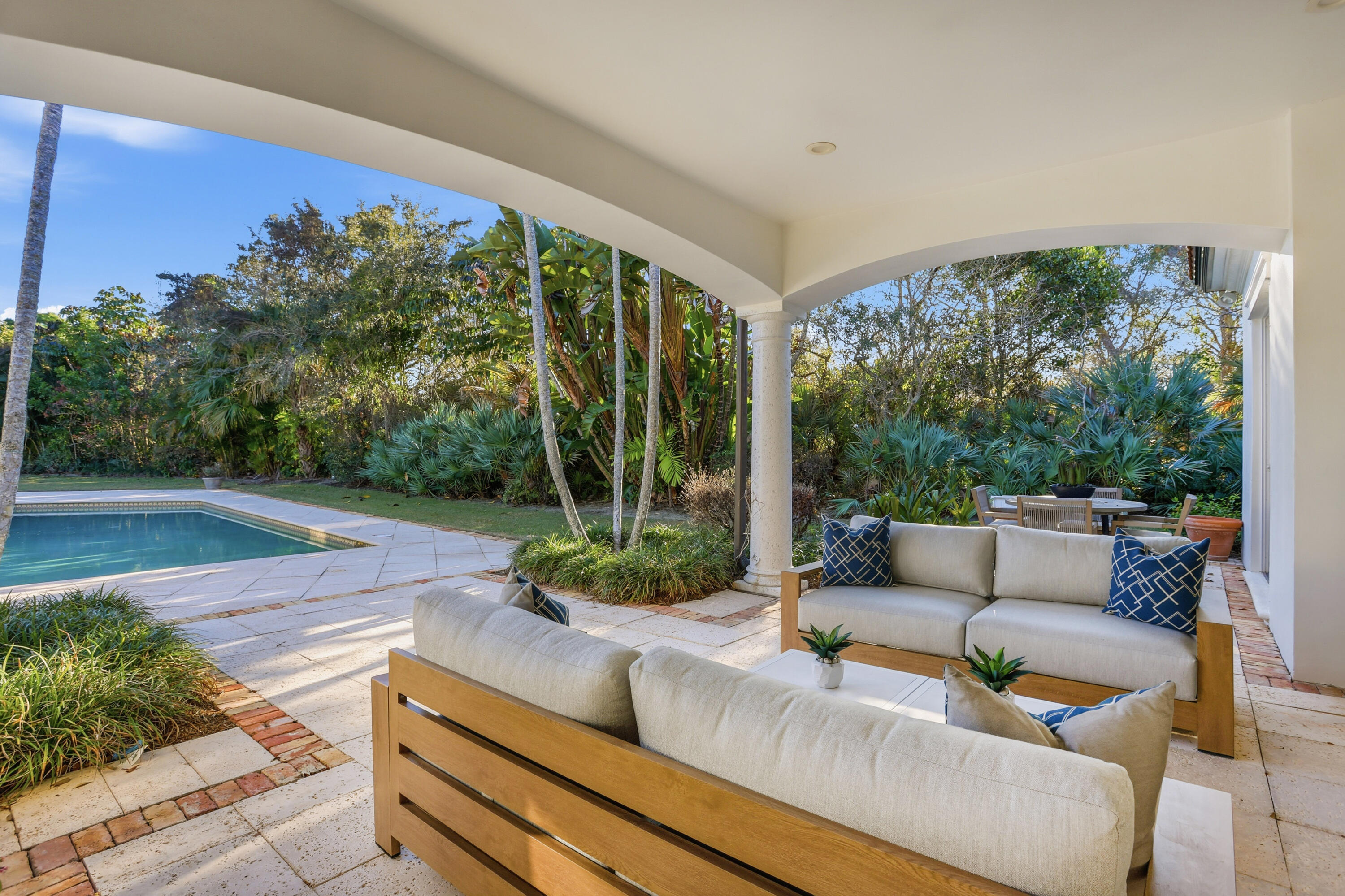 LOBLOLLY PINES - Residential