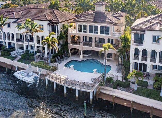 Photo of 3042 WATERSIDE Circle, Boynton Beach, FL 33435 (MLS # B26051744)
