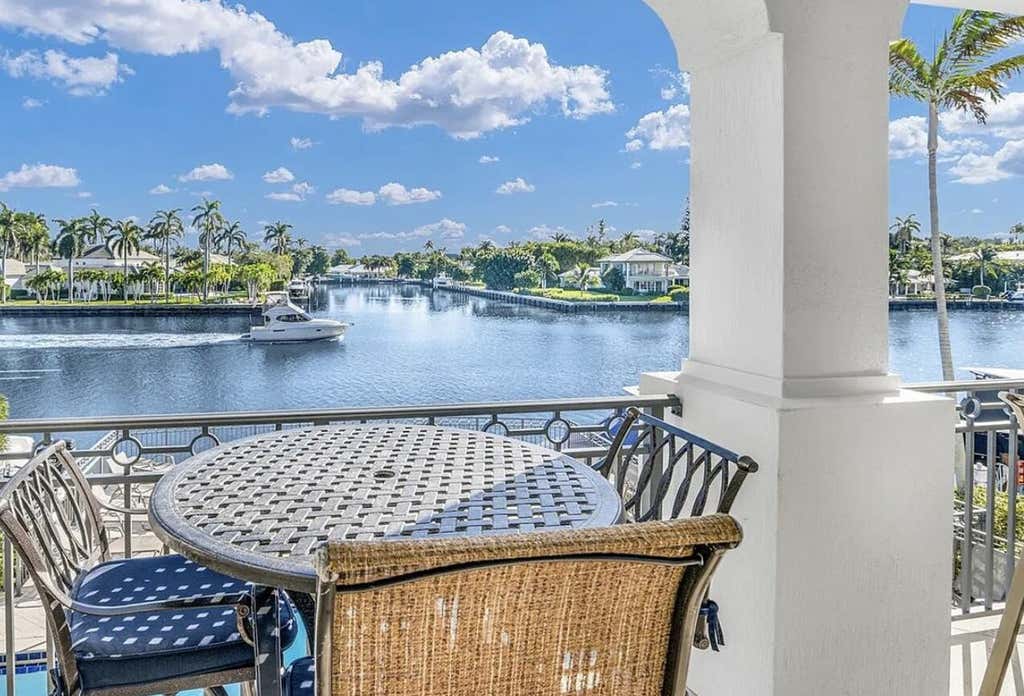 Photo of 3042 WATERSIDE Circle, Boynton Beach, FL 33435 (MLS # B26051744)