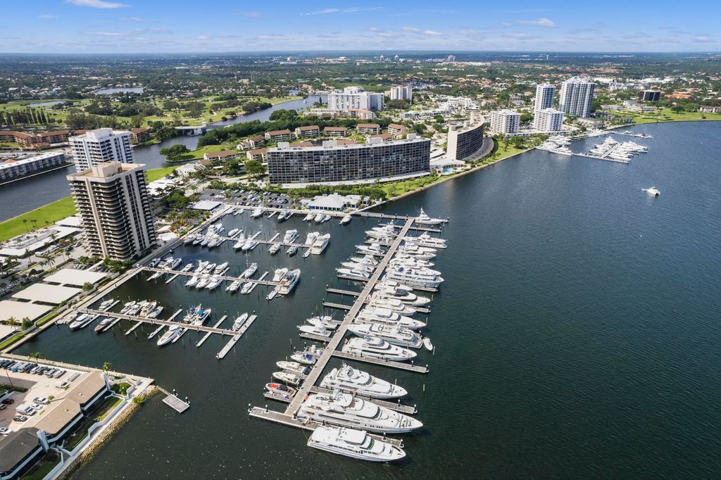 Photo of 124 Lakeshore Drive #6280, North Palm Beach, FL 33408 (MLS # R10879017)