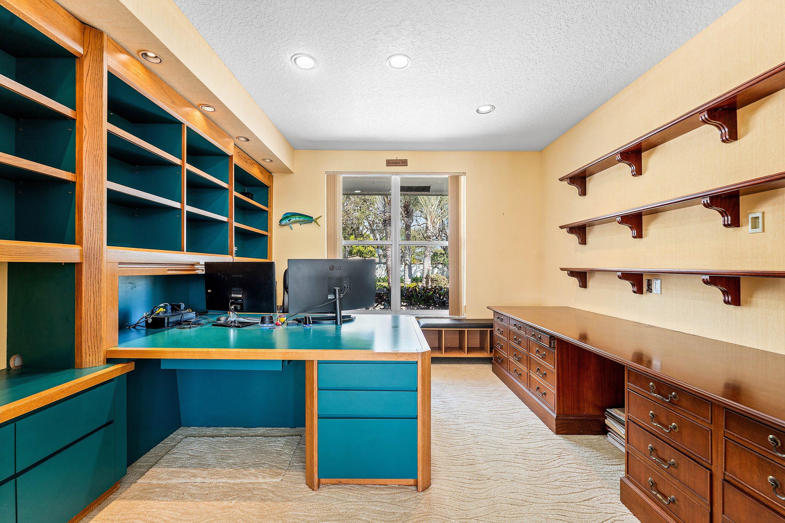 SUTTON PLACE AT HUNTERS RUN - Residential