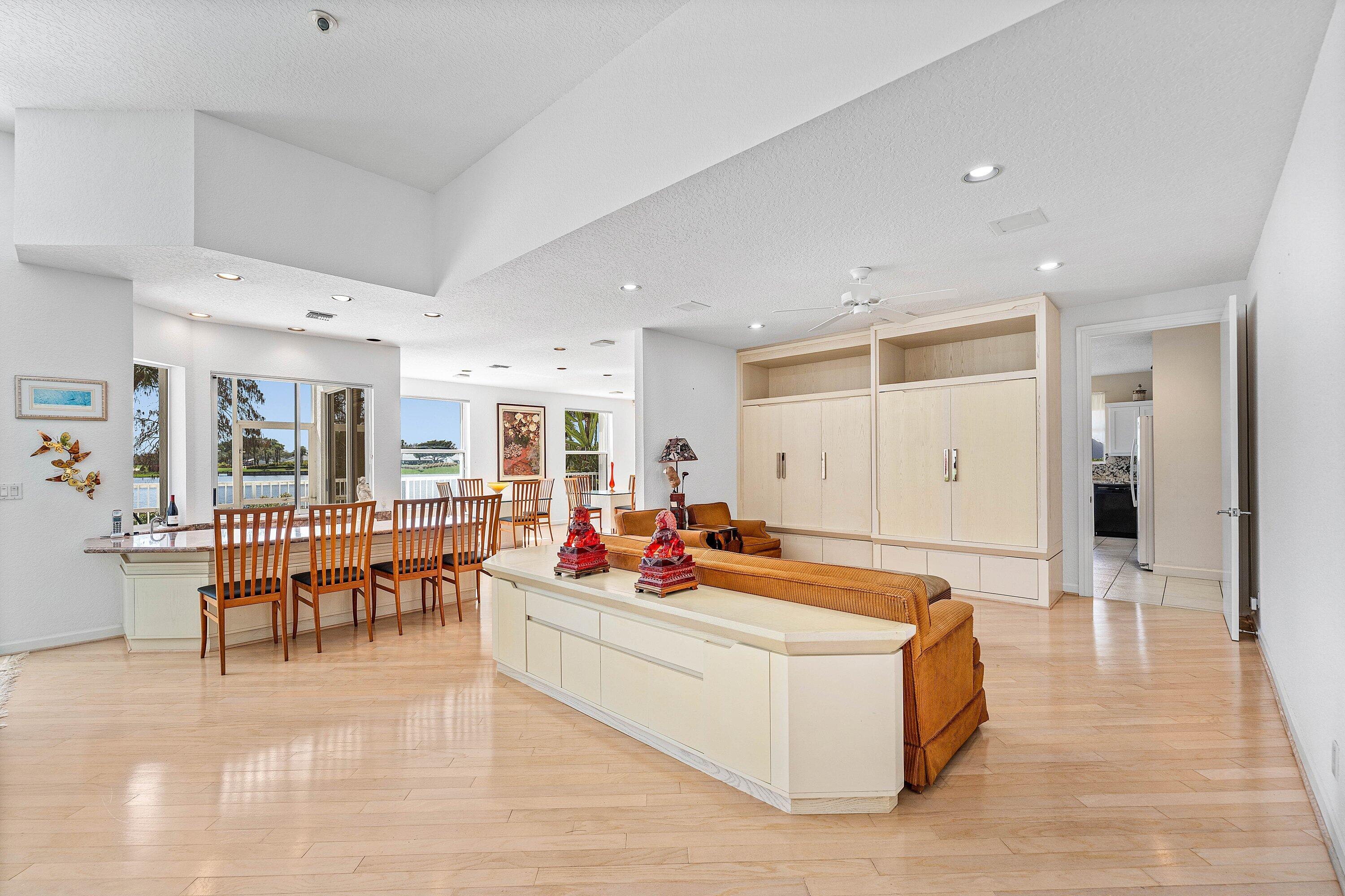 SUTTON PLACE AT HUNTERS RUN - Residential