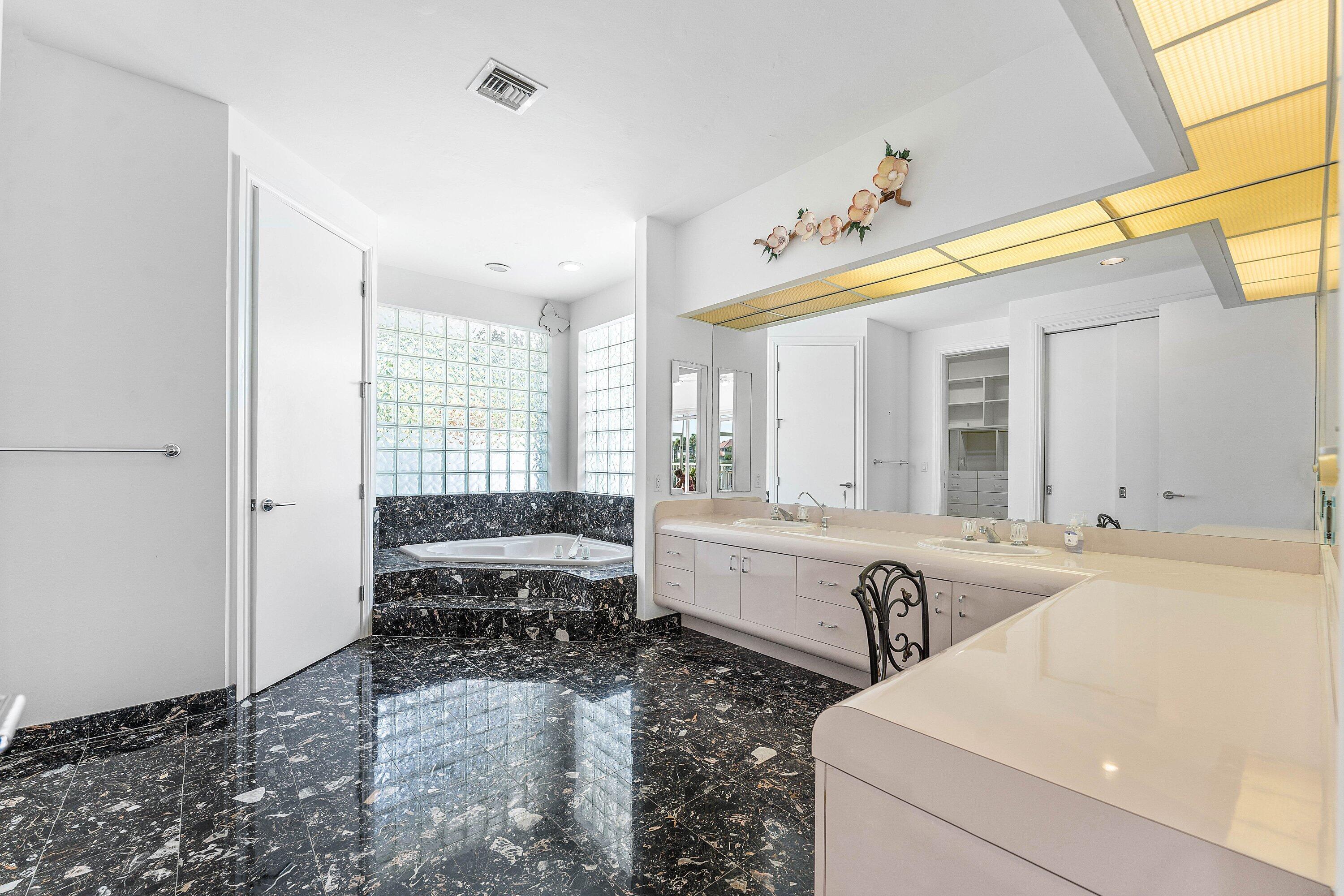 SUTTON PLACE AT HUNTERS RUN - Residential