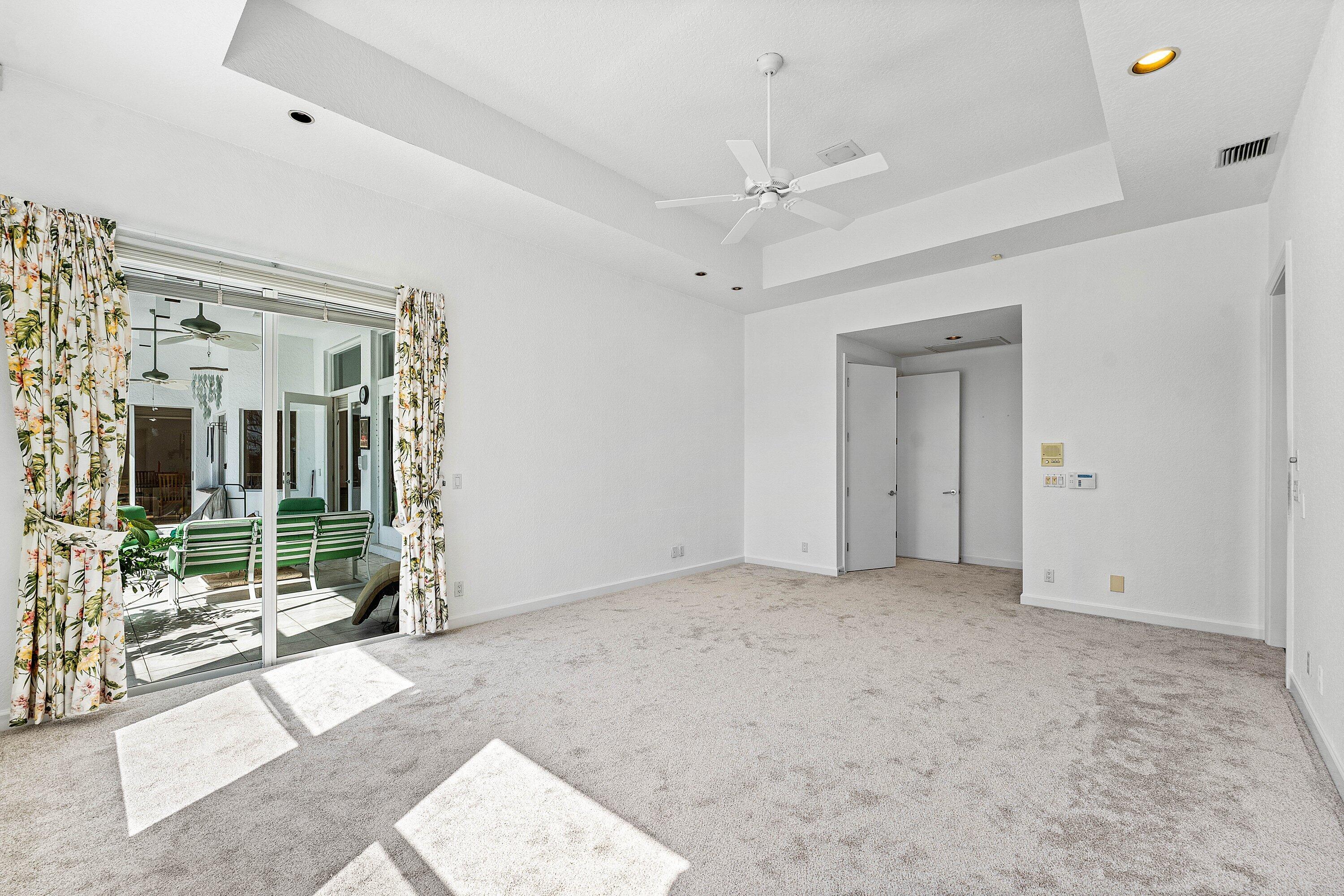 SUTTON PLACE AT HUNTERS RUN - Residential