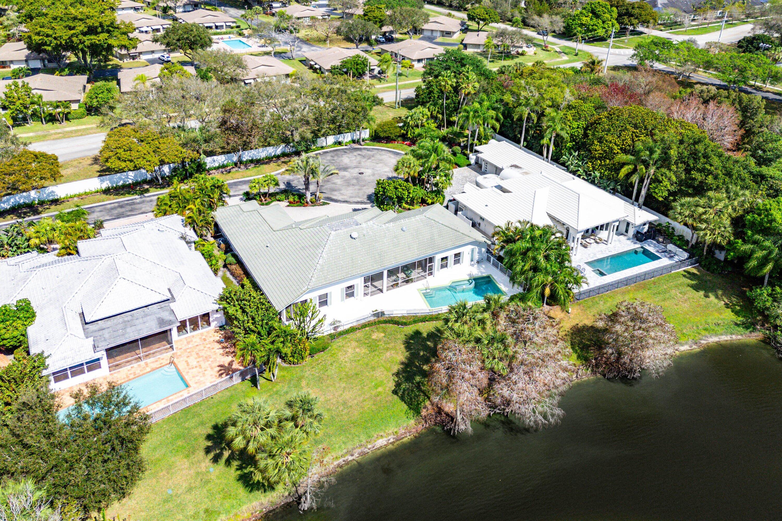 SUTTON PLACE AT HUNTERS RUN - Residential