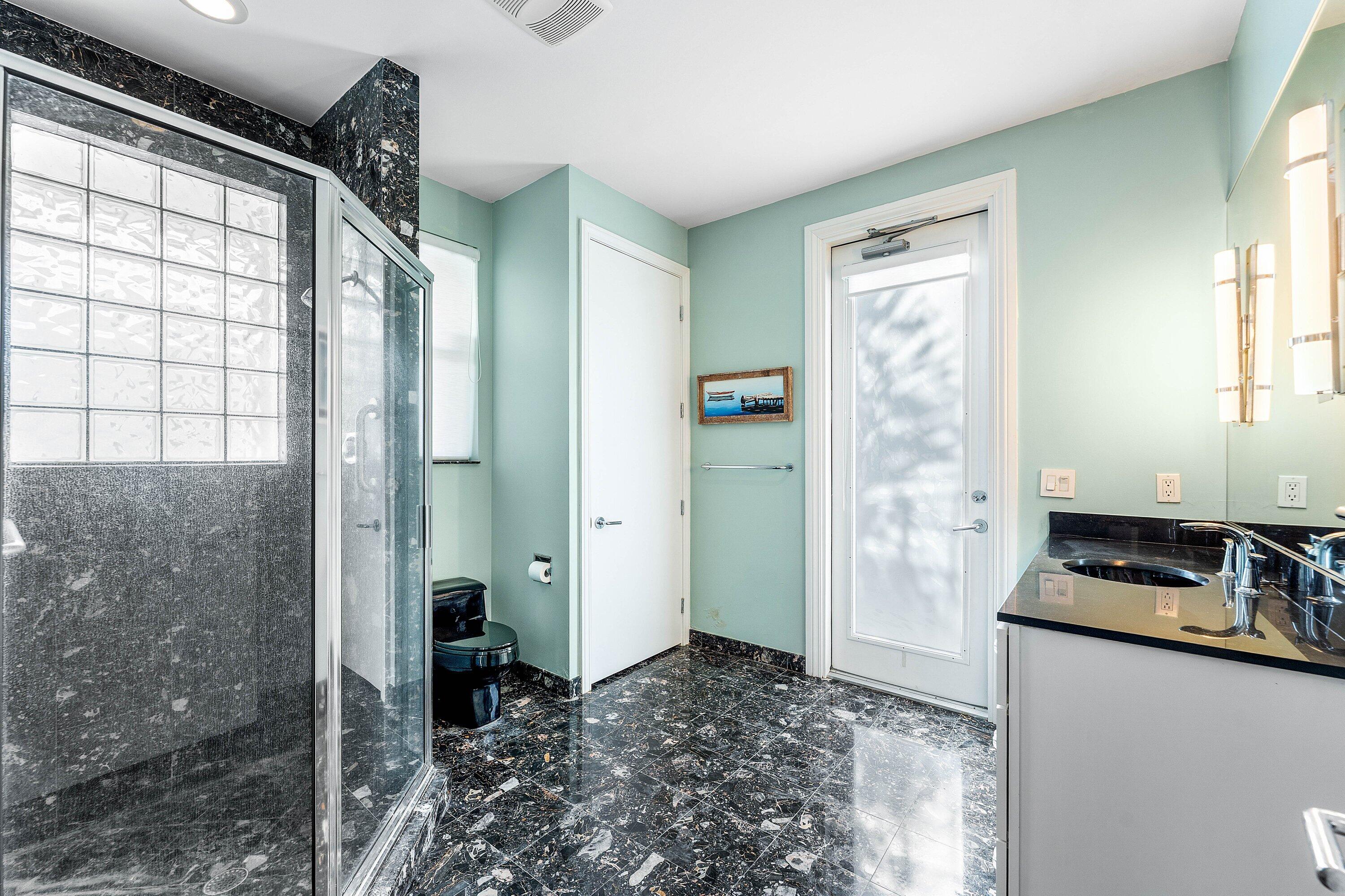 SUTTON PLACE AT HUNTERS RUN - Residential