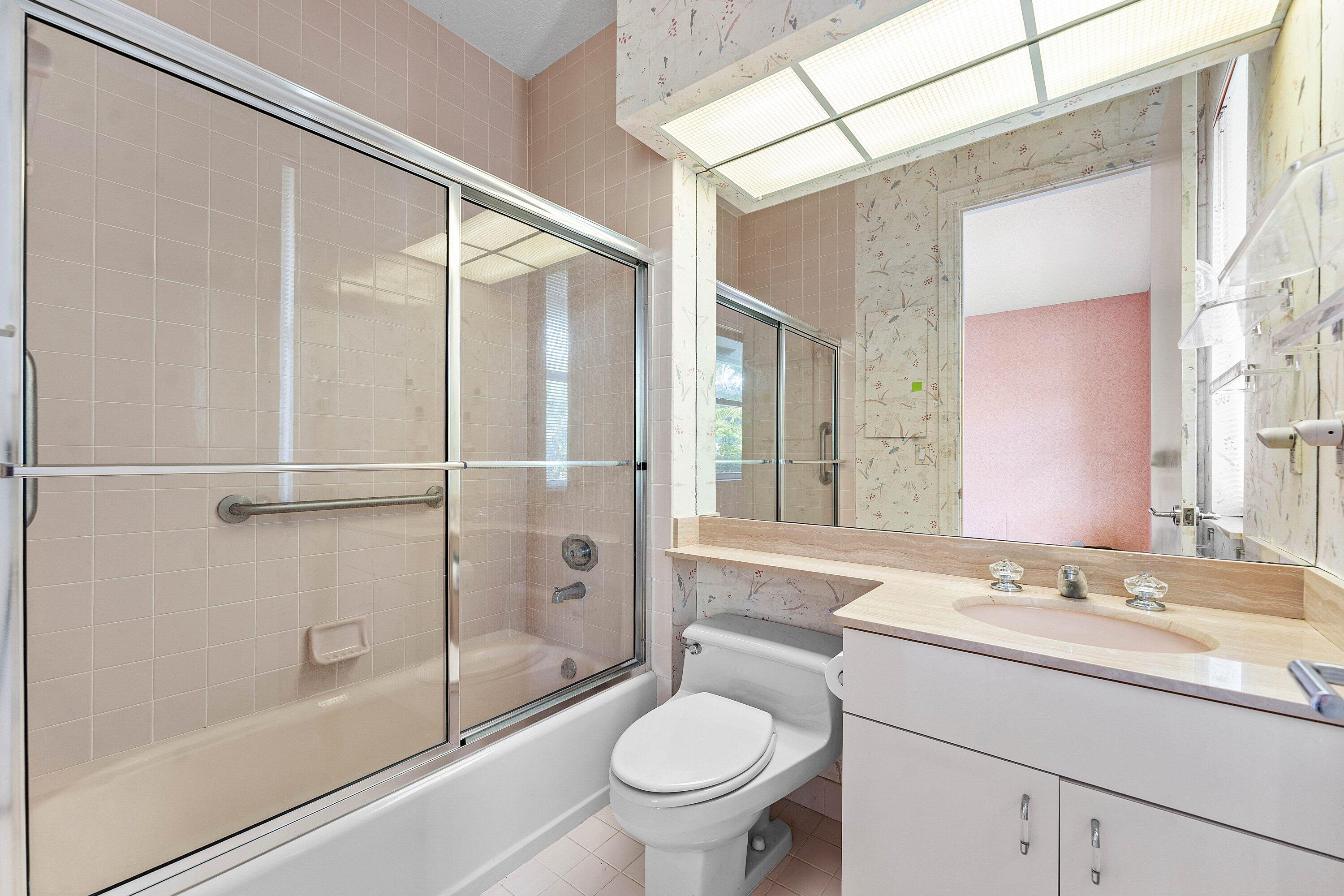 SUTTON PLACE AT HUNTERS RUN - Residential