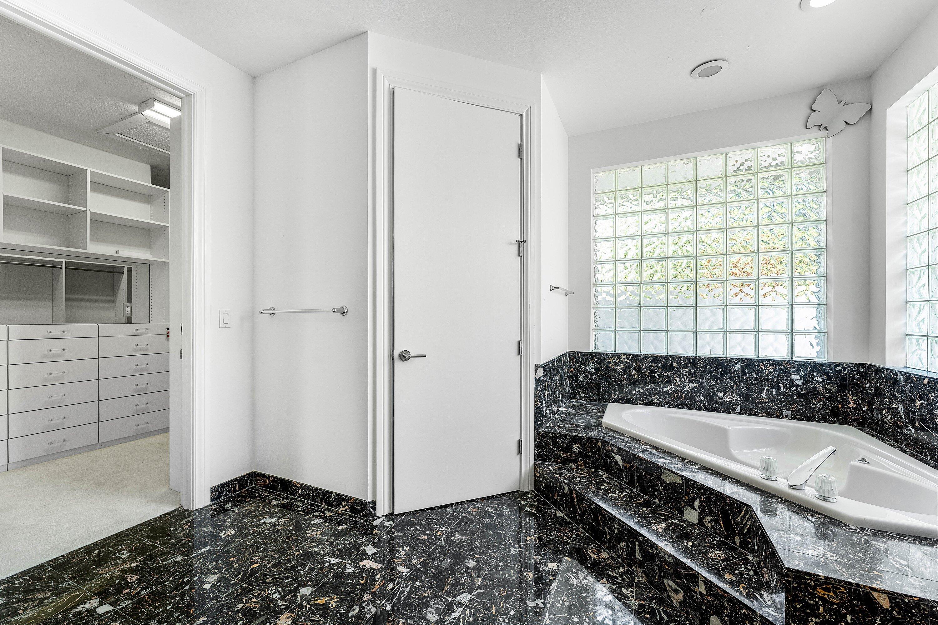 SUTTON PLACE AT HUNTERS RUN - Residential