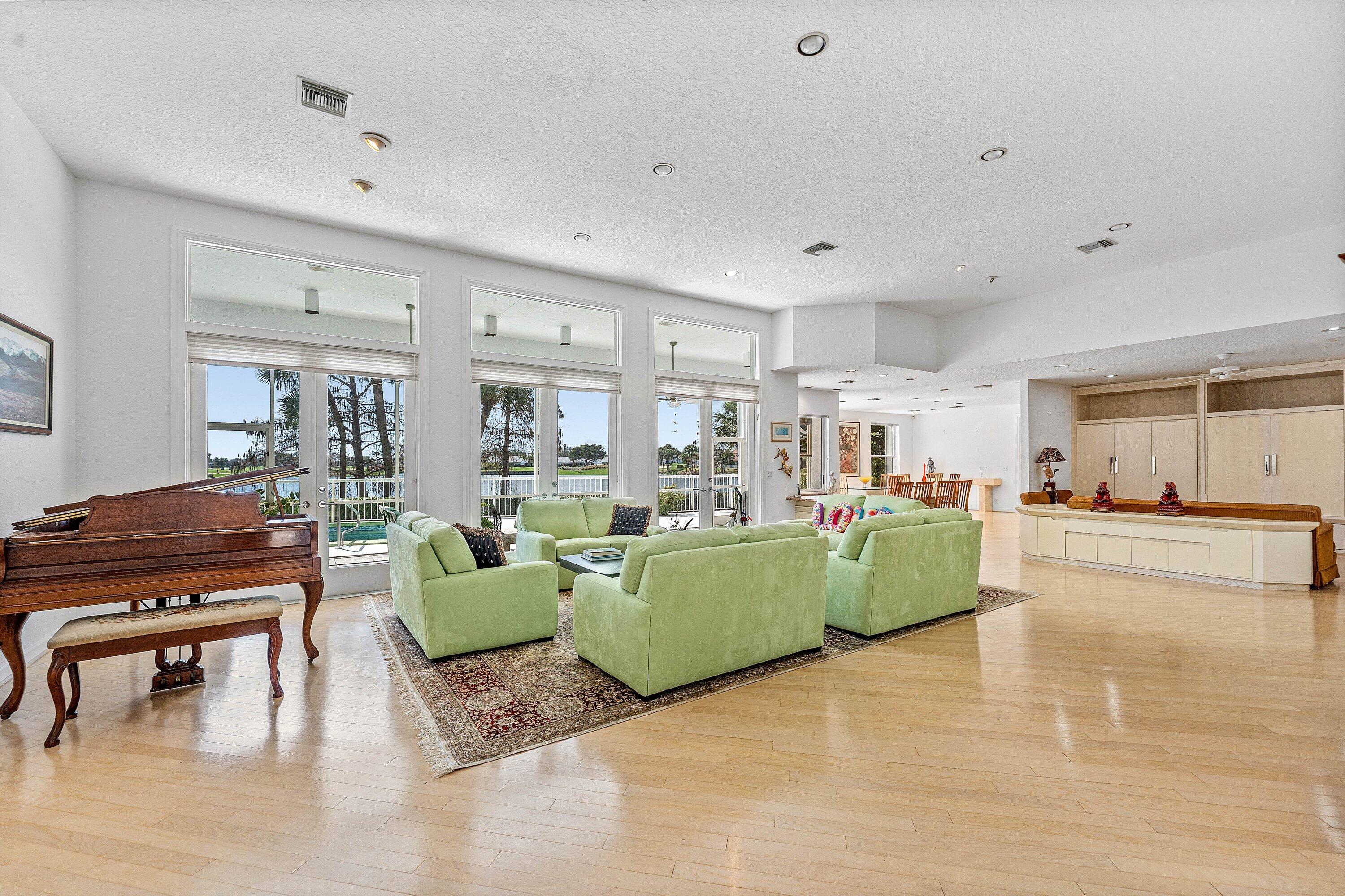 SUTTON PLACE AT HUNTERS RUN - Residential