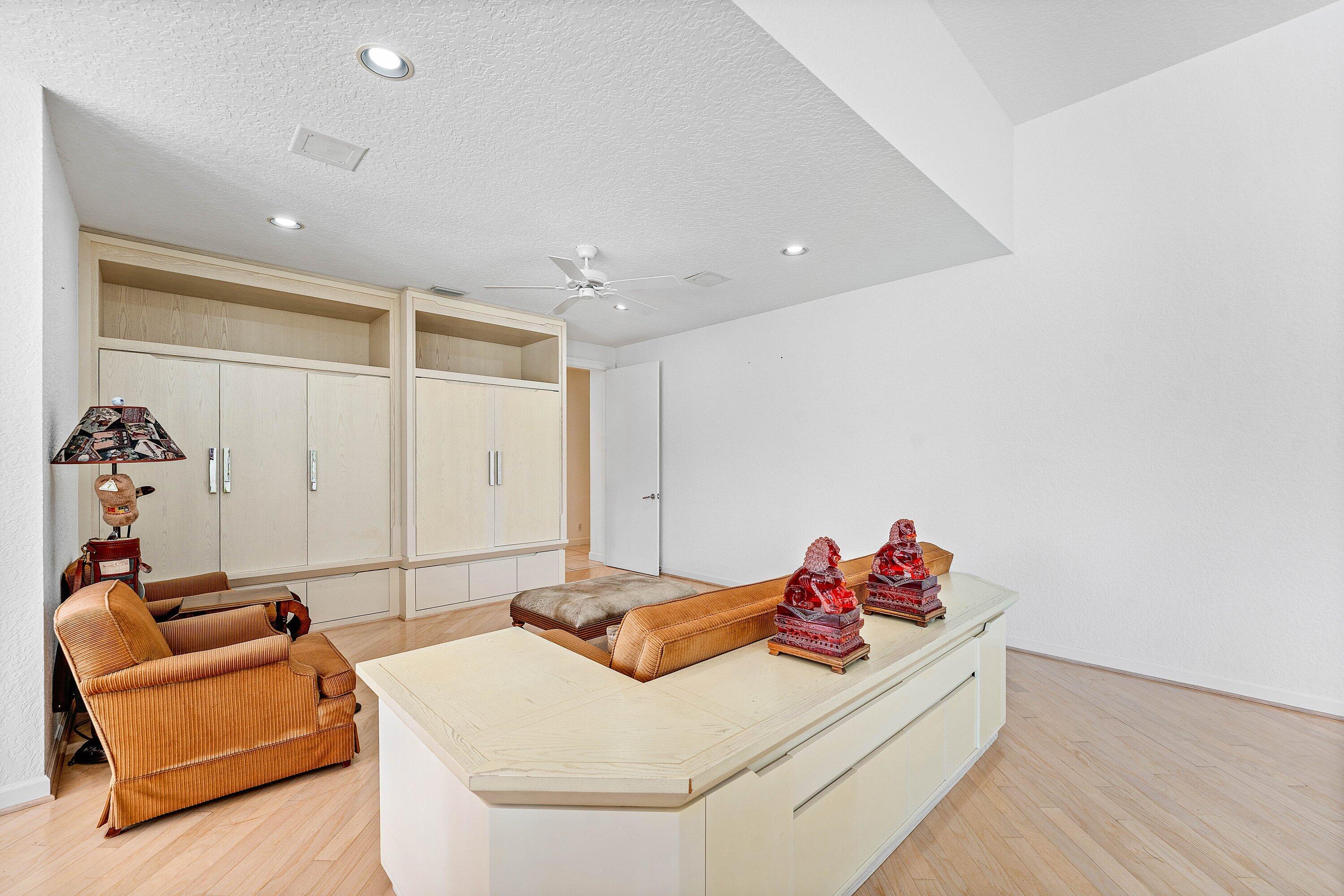 SUTTON PLACE AT HUNTERS RUN - Residential