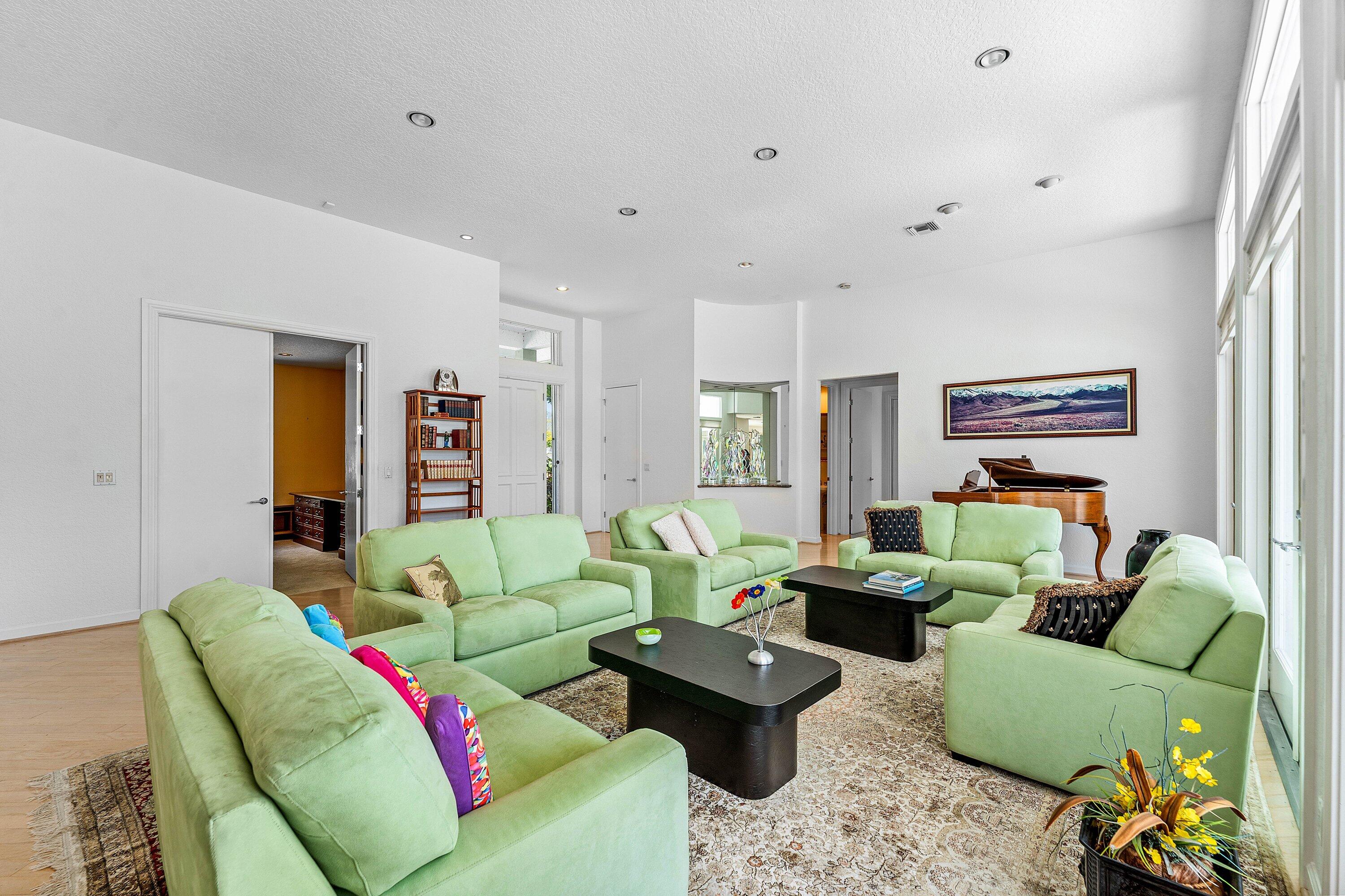 SUTTON PLACE AT HUNTERS RUN - Residential