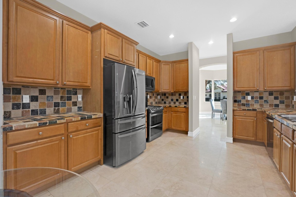 Isla Del Sol 85-32 B - Residential