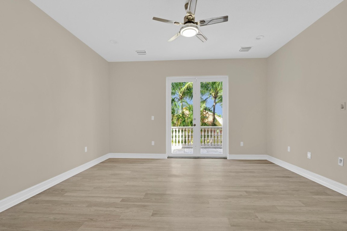 Isla Del Sol 85-32 B - Residential