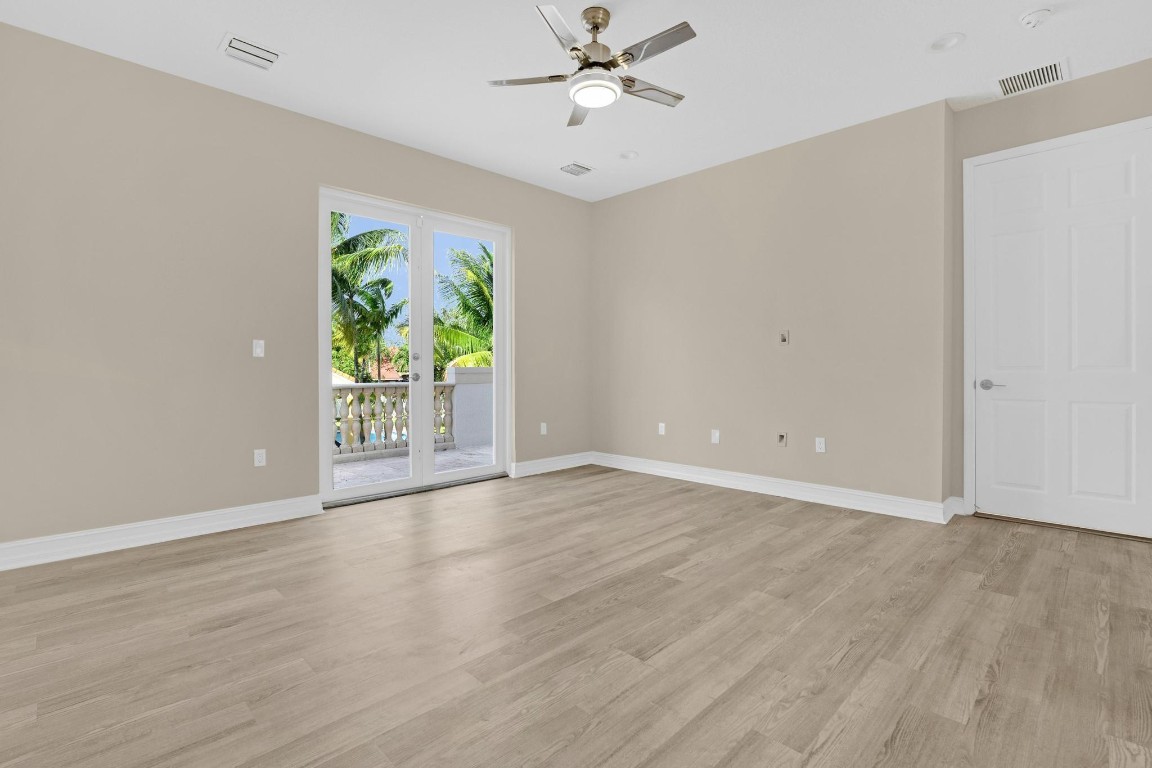 Isla Del Sol 85-32 B - Residential