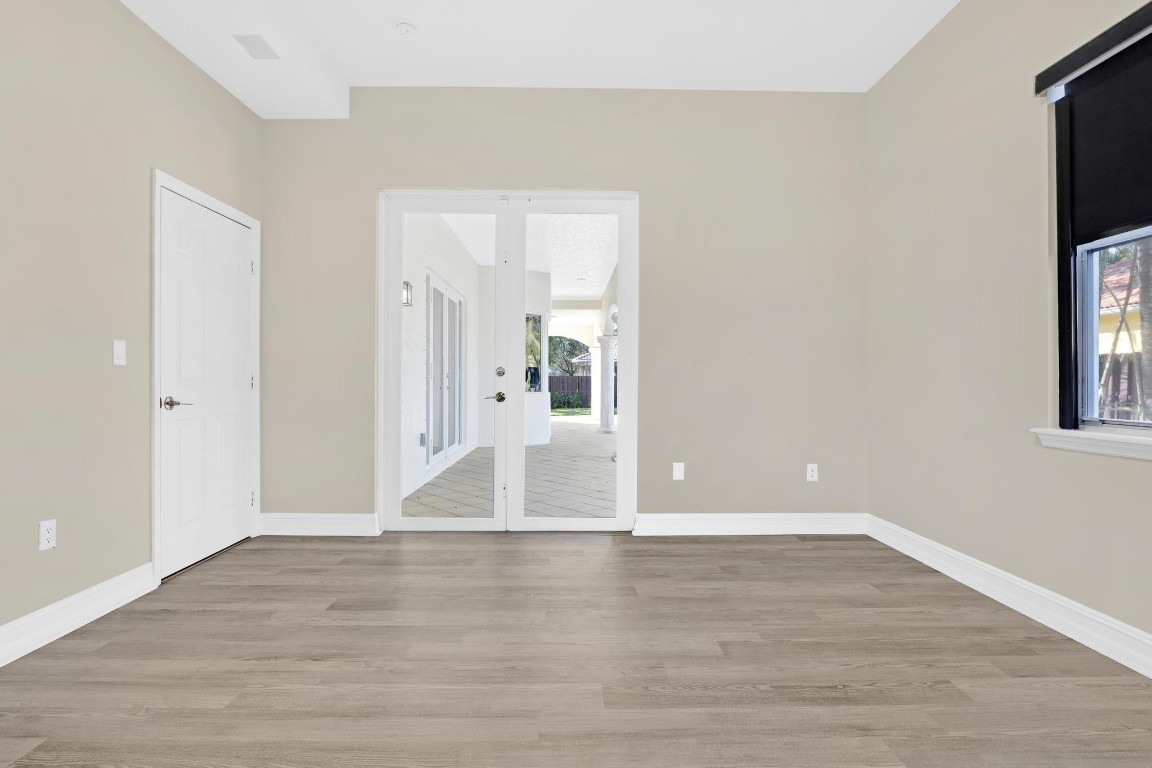 Isla Del Sol 85-32 B - Residential
