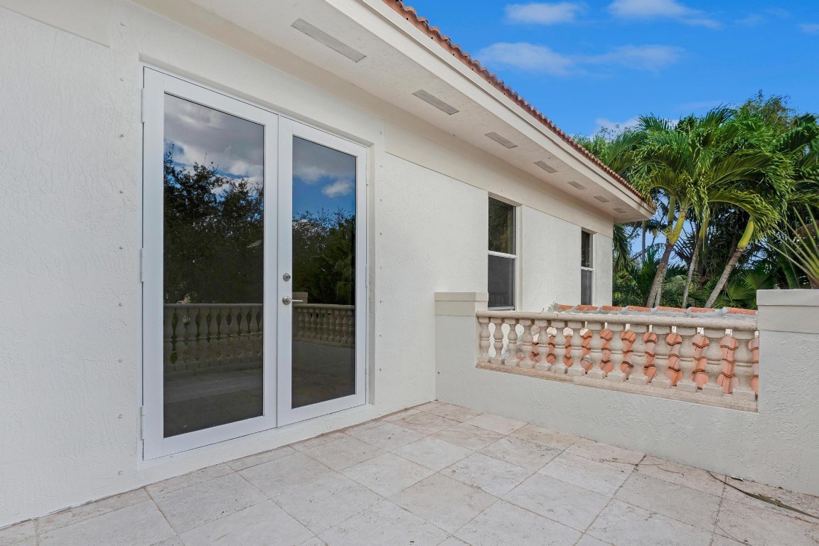 Isla Del Sol 85-32 B - Residential