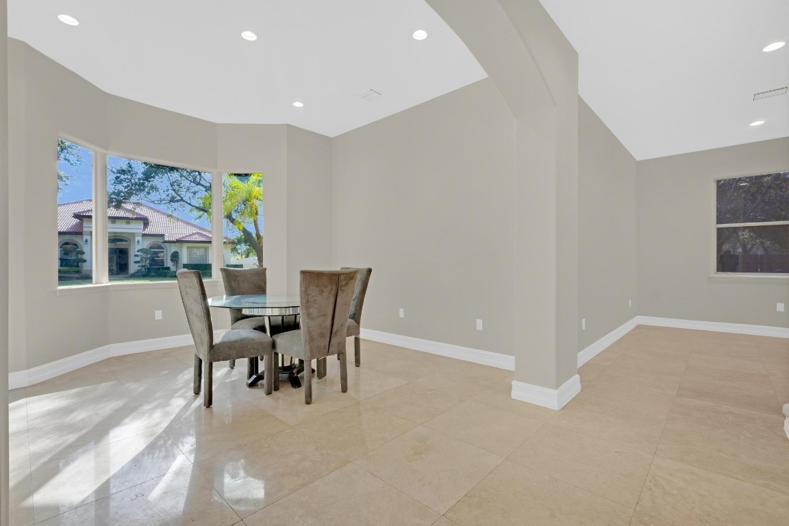 Isla Del Sol 85-32 B - Residential