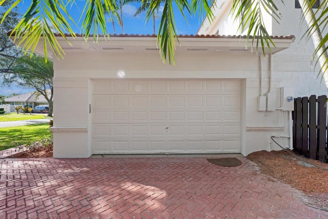 Isla Del Sol 85-32 B - Residential