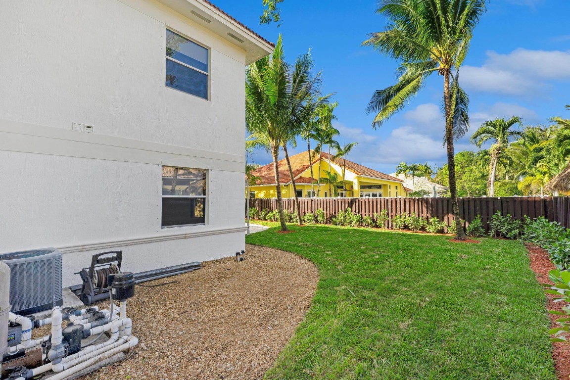 Isla Del Sol 85-32 B - Residential