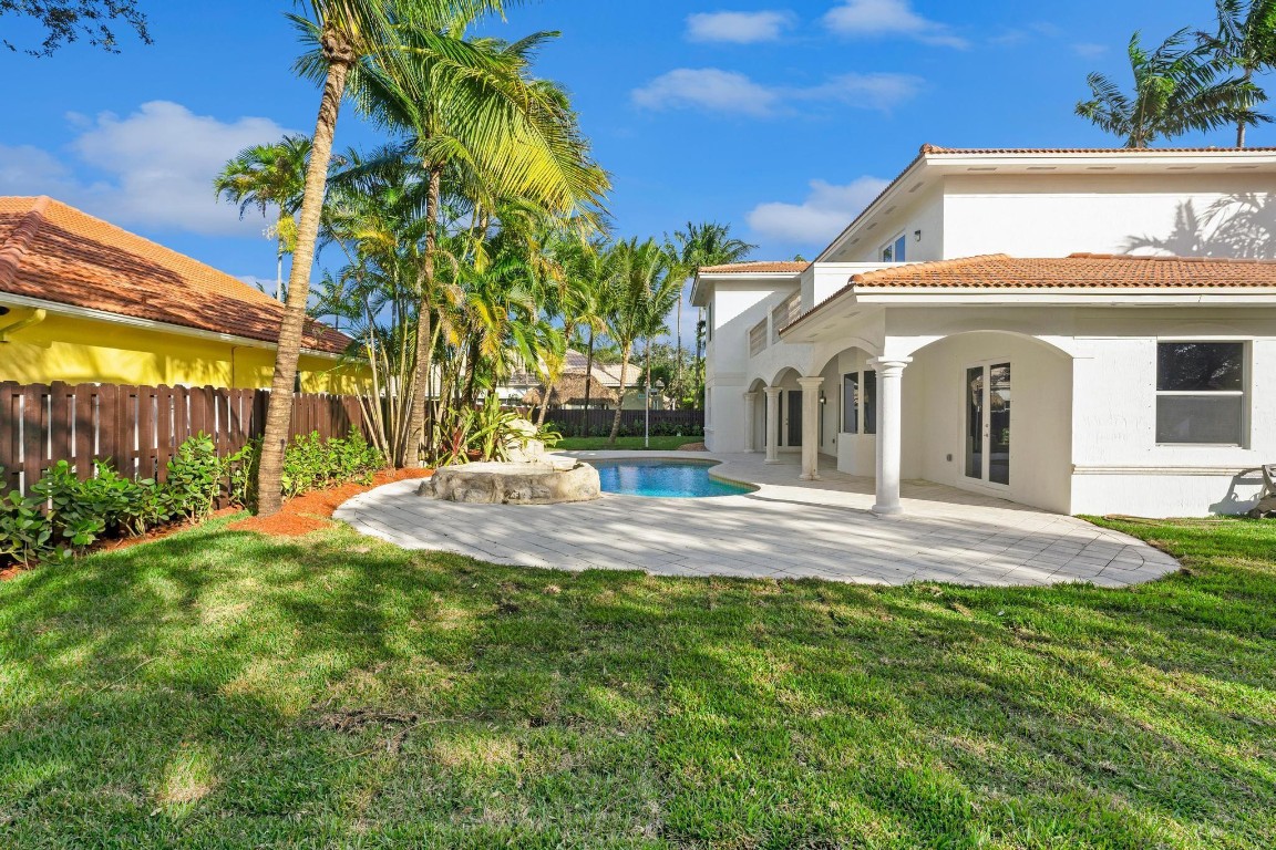Isla Del Sol 85-32 B - Residential