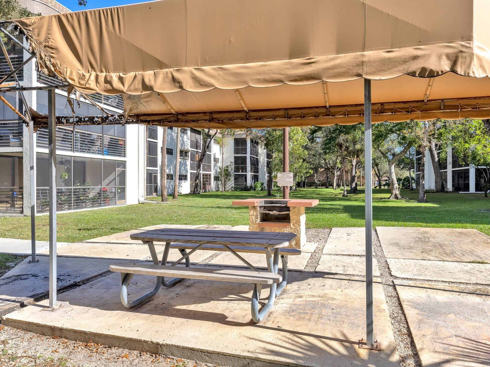 BONAIRE AT WOODMONT NO.4 - Residential