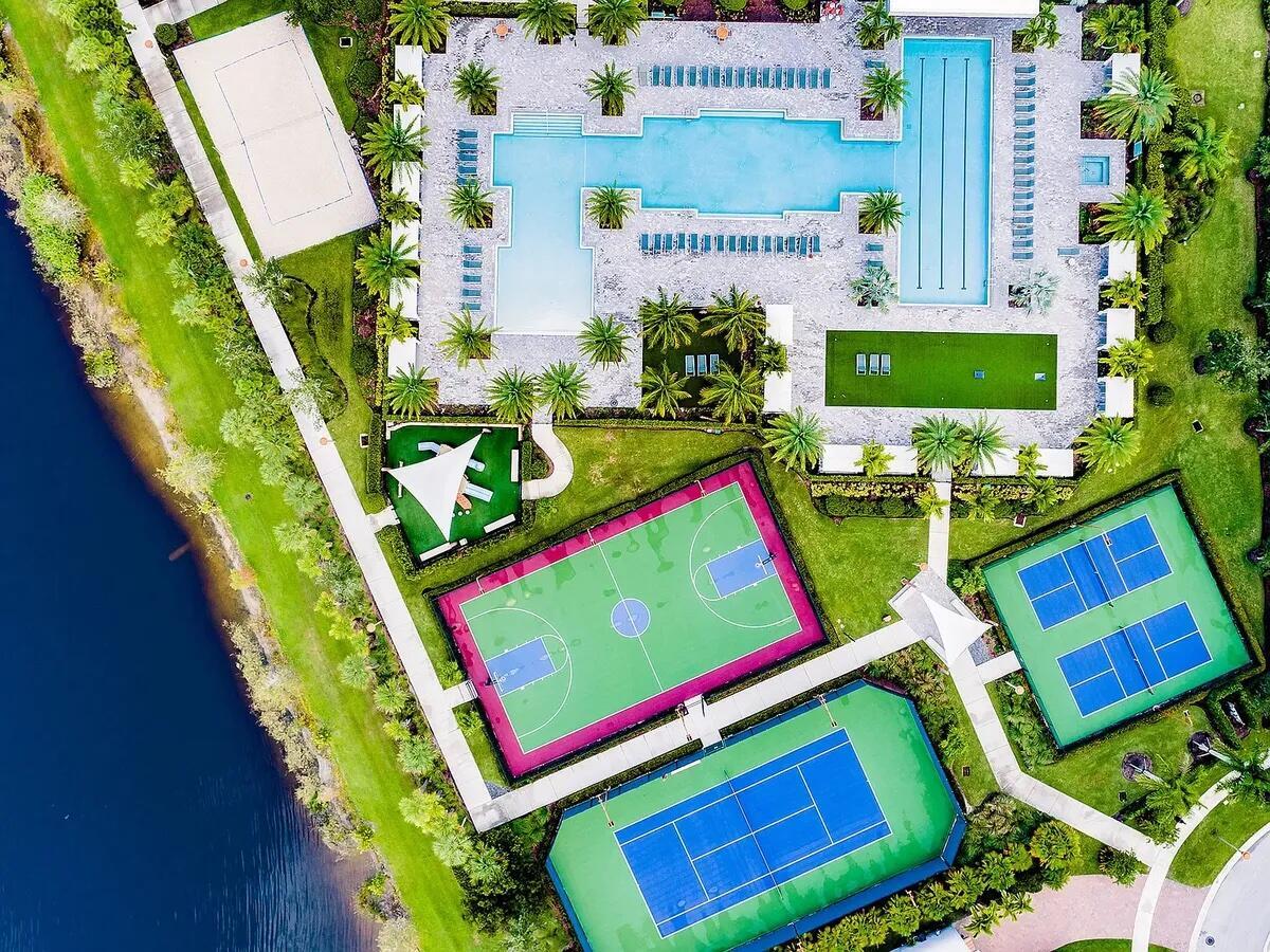 ALTON NEIGHBORHOOD - Residential Lease