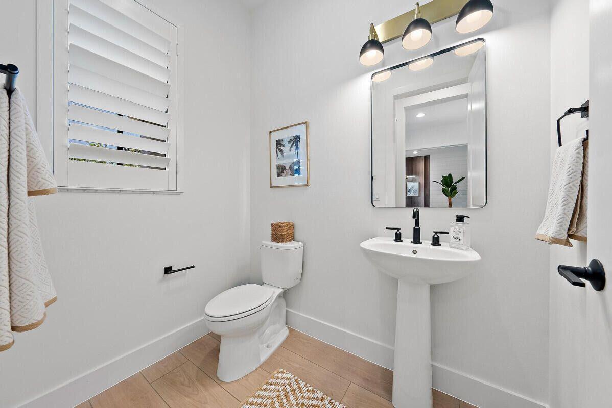 ALTON NEIGHBORHOOD - Residential Lease