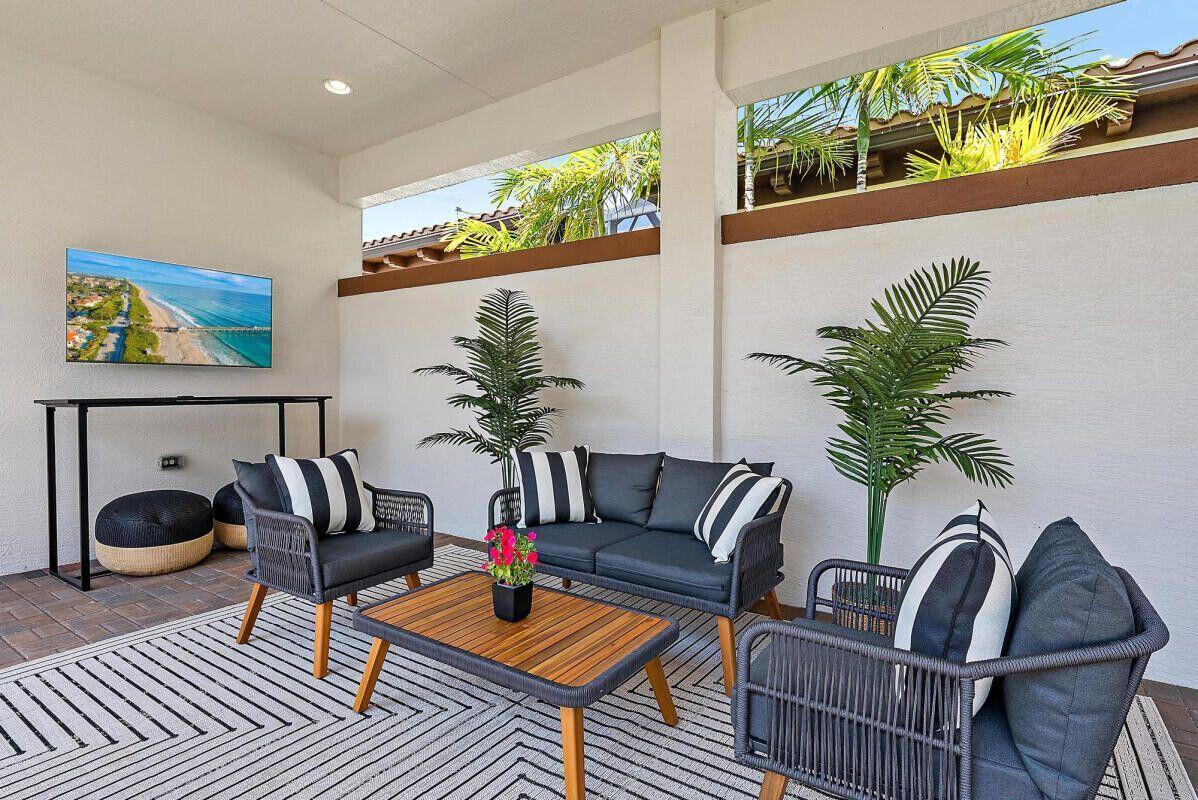 ALTON NEIGHBORHOOD - Residential Lease