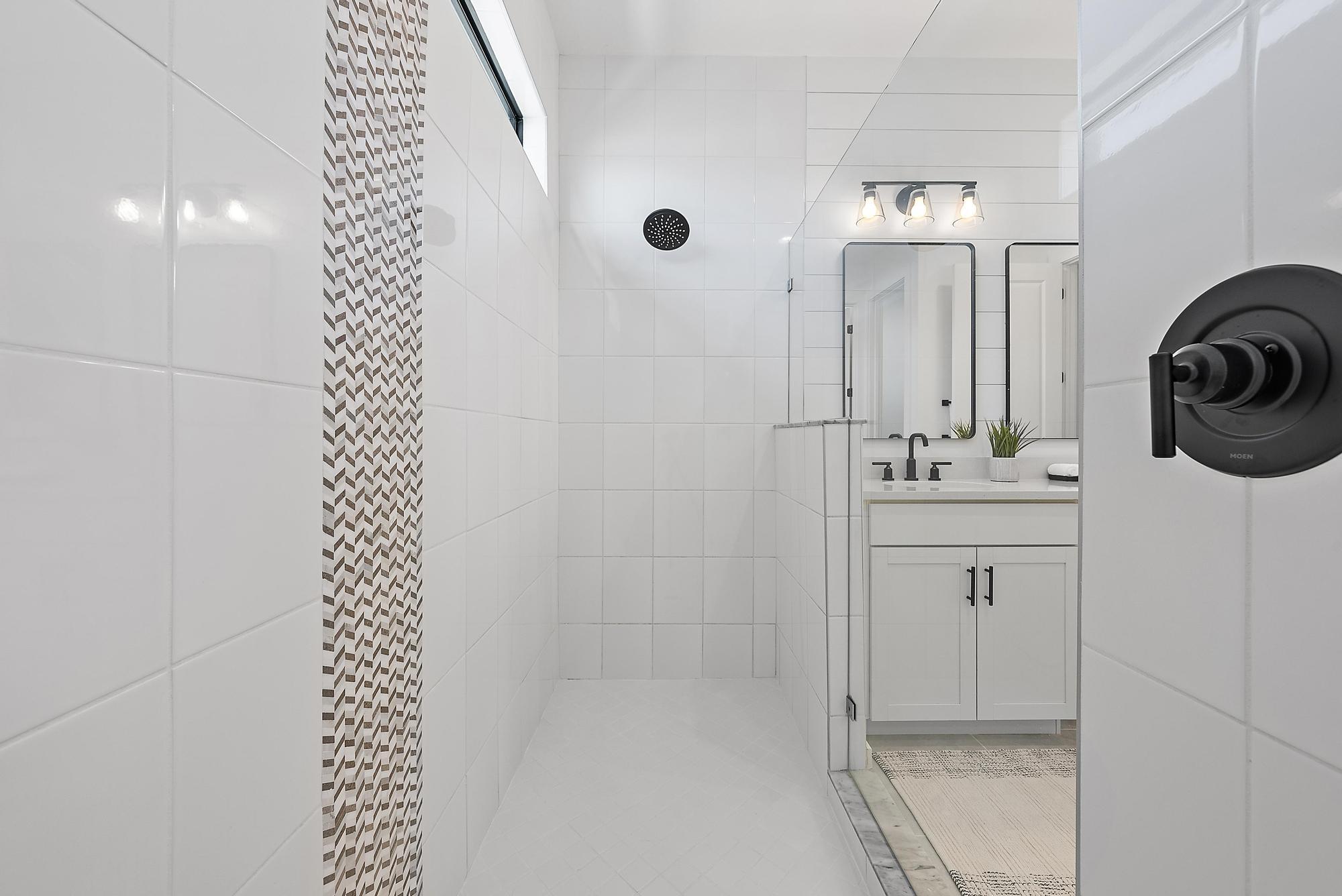 ALTON NEIGHBORHOOD - Residential Lease